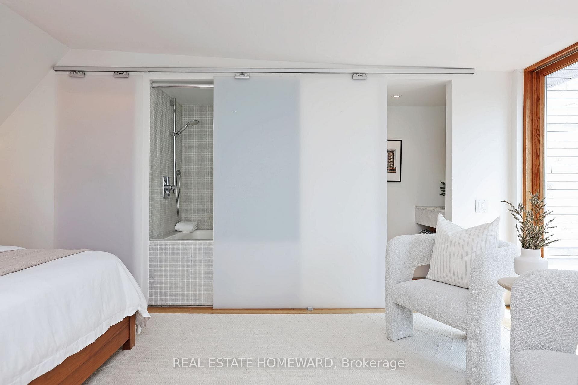 25 Saunders Avenue photo 17