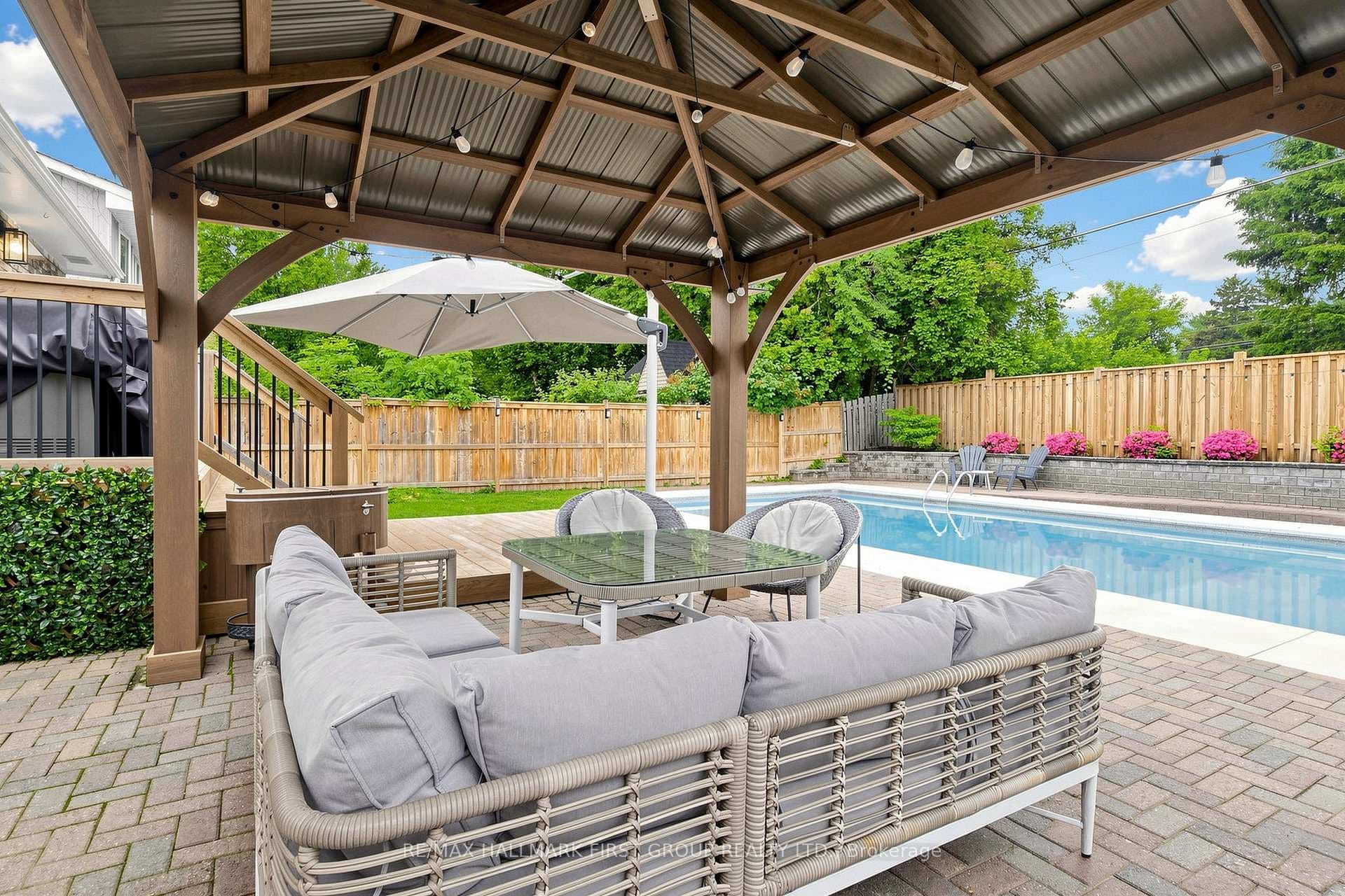 1746 Bronte Square photo 49
