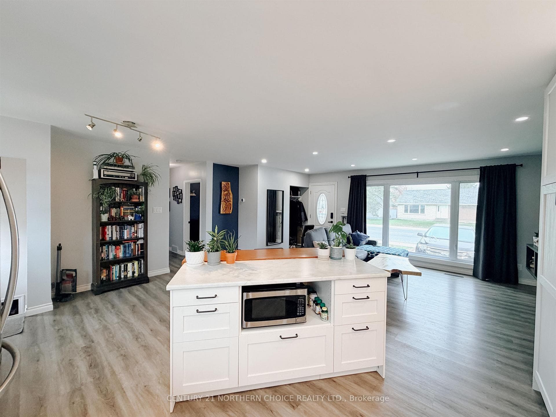 1267 Valley Drive photo 8