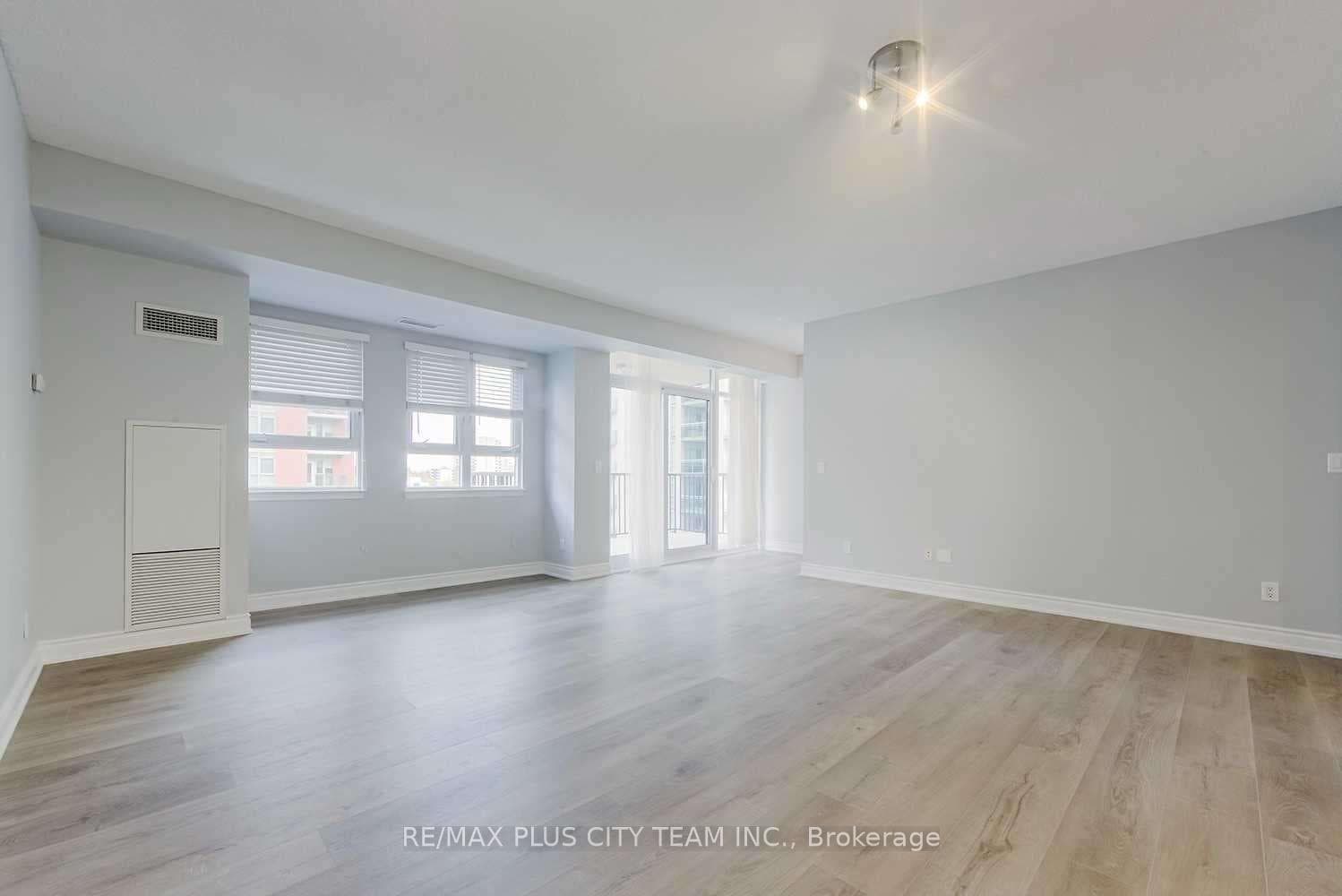399 Elizabeth Street Unit 609 photo 5