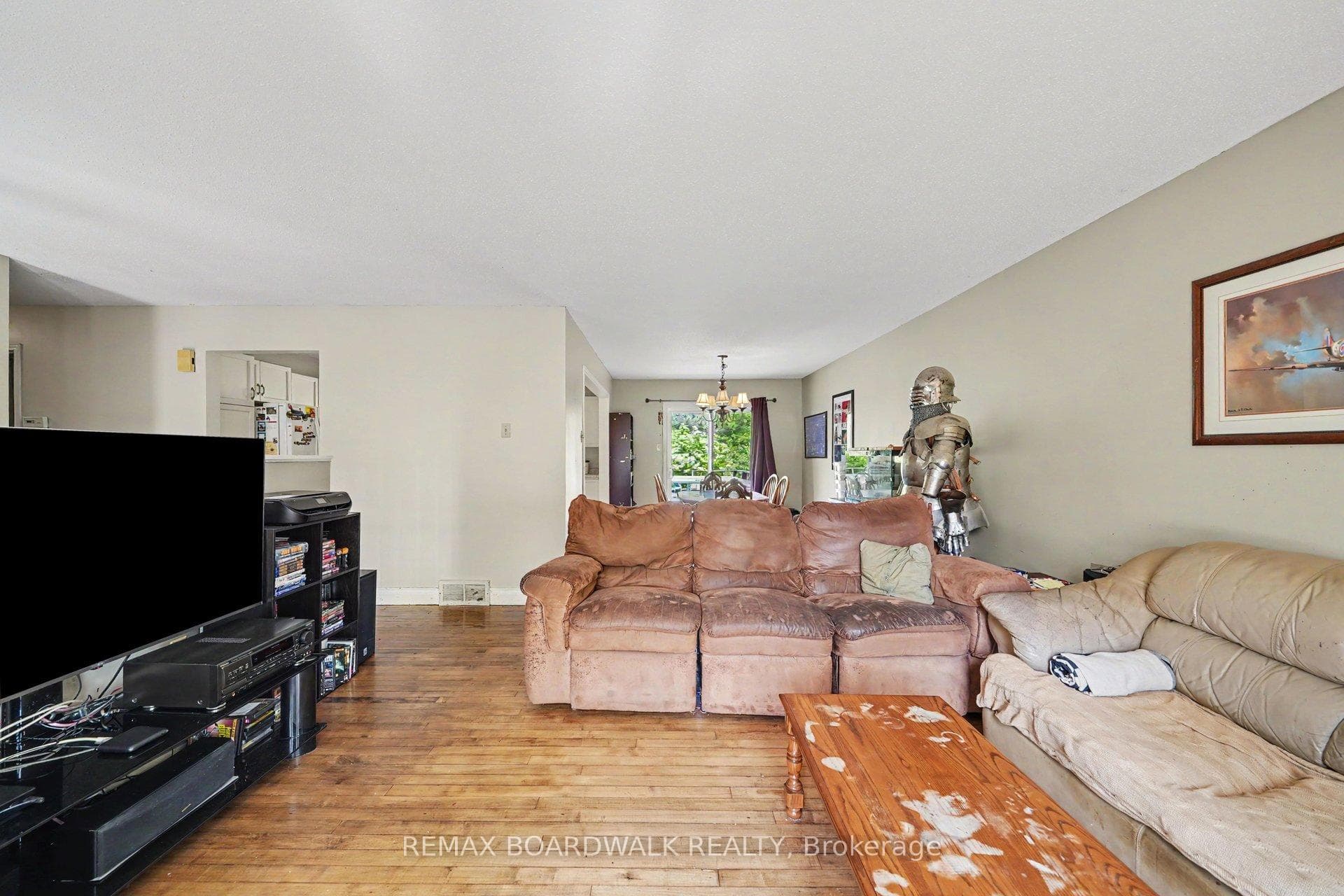 3399 Regburn Drive photo 7