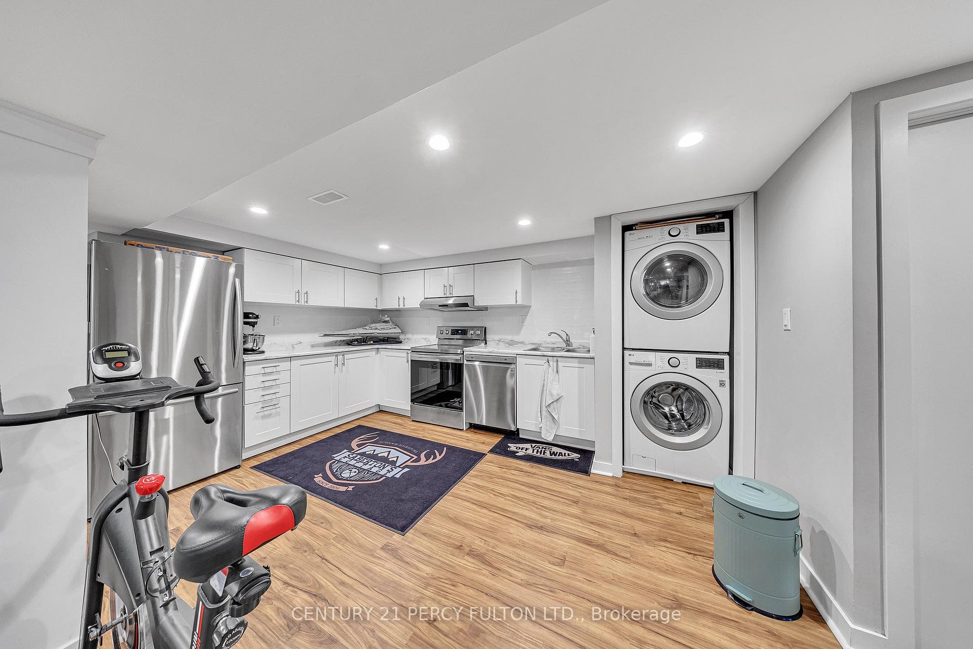 893 Douglas Avenue photo 29