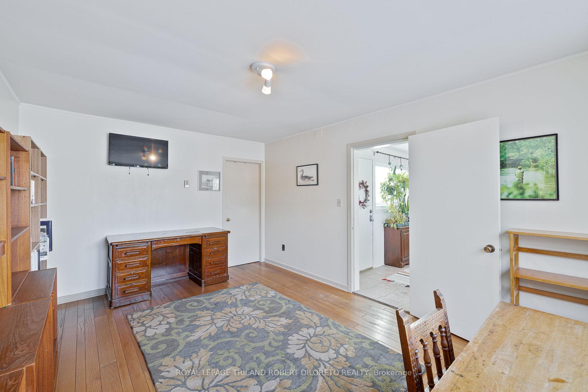 857 William Street photo 16