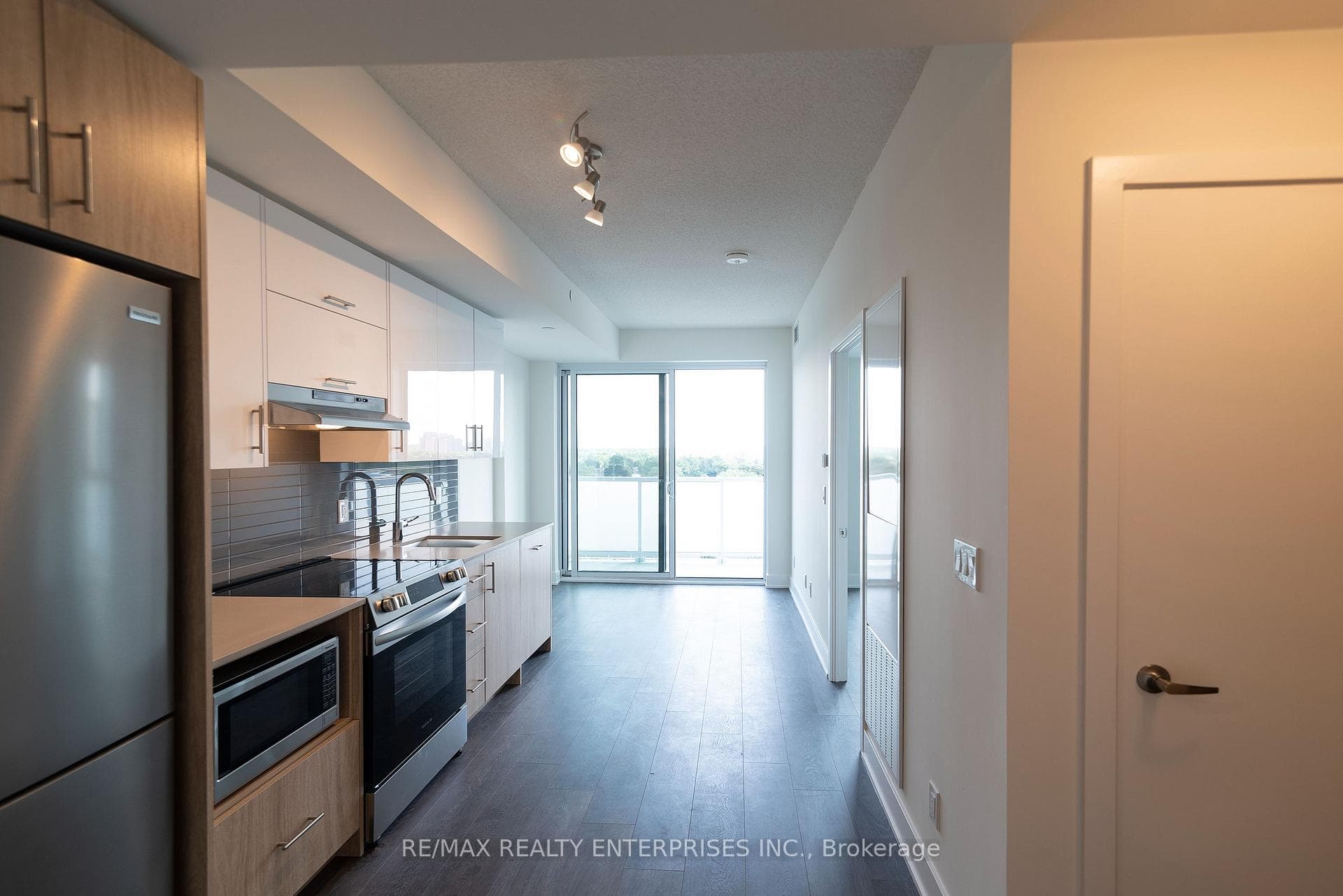 188 Fairview Mall Drive Unit 908 photo 7