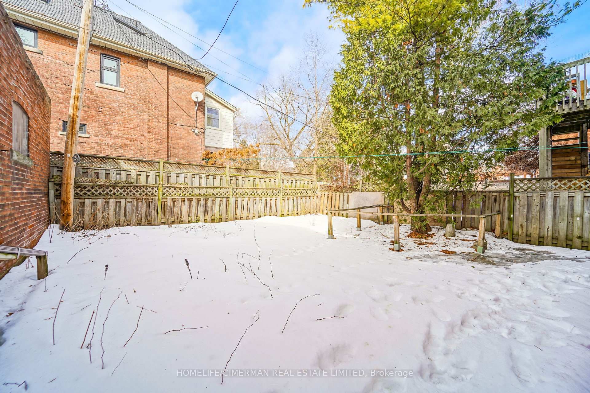 98 Dewson Street photo 4