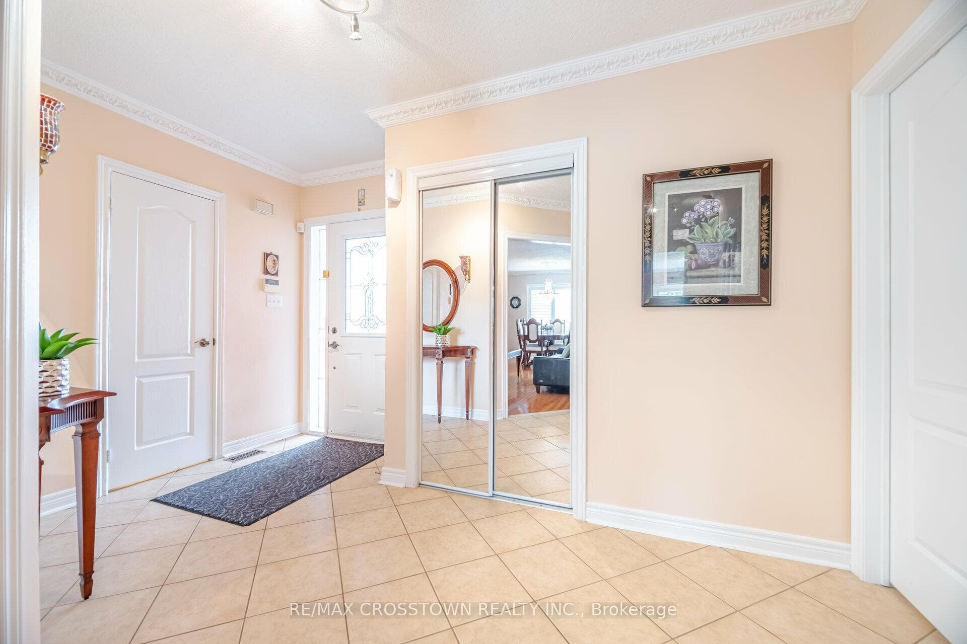 876 Fable Crescent photo 6