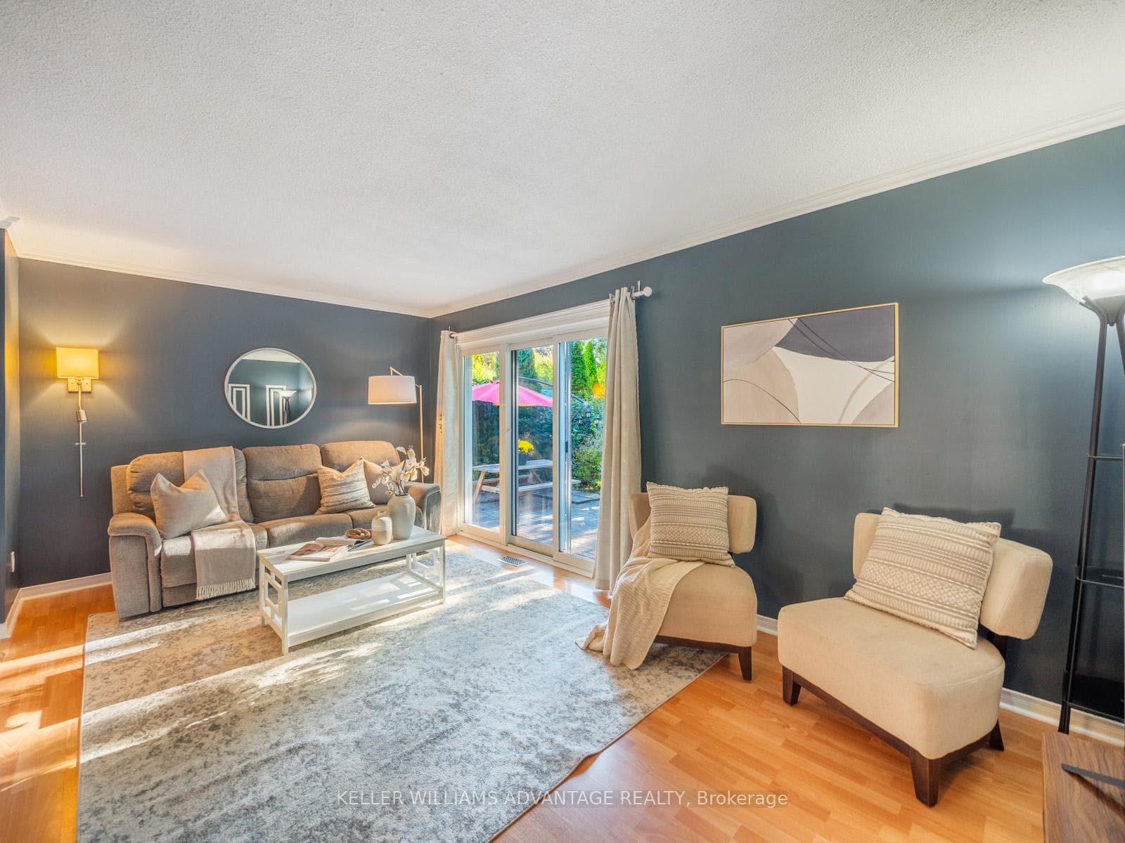 844 Laurier Avenue photo 15