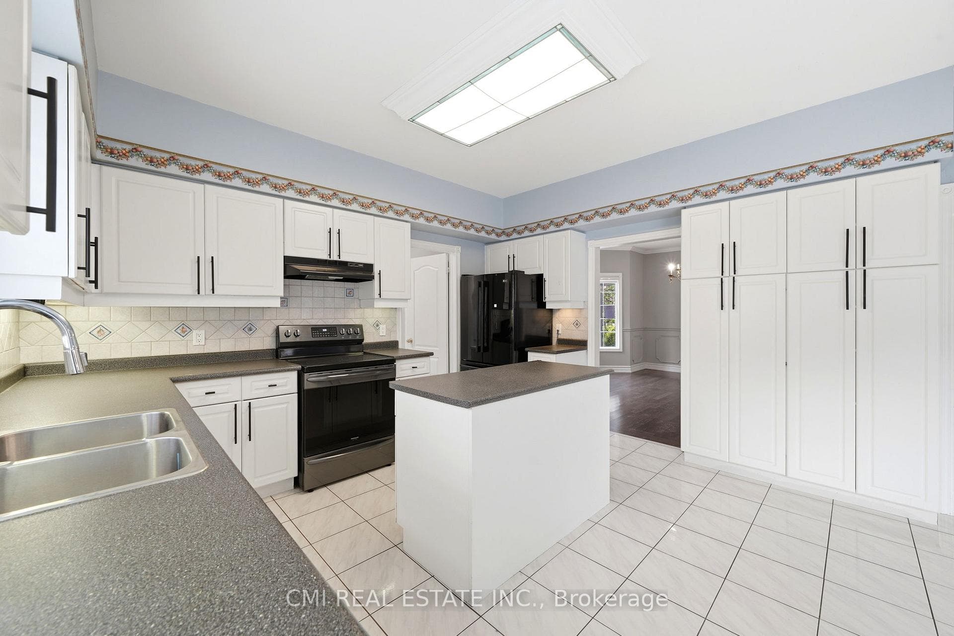 15 Treegrove Circle photo 10