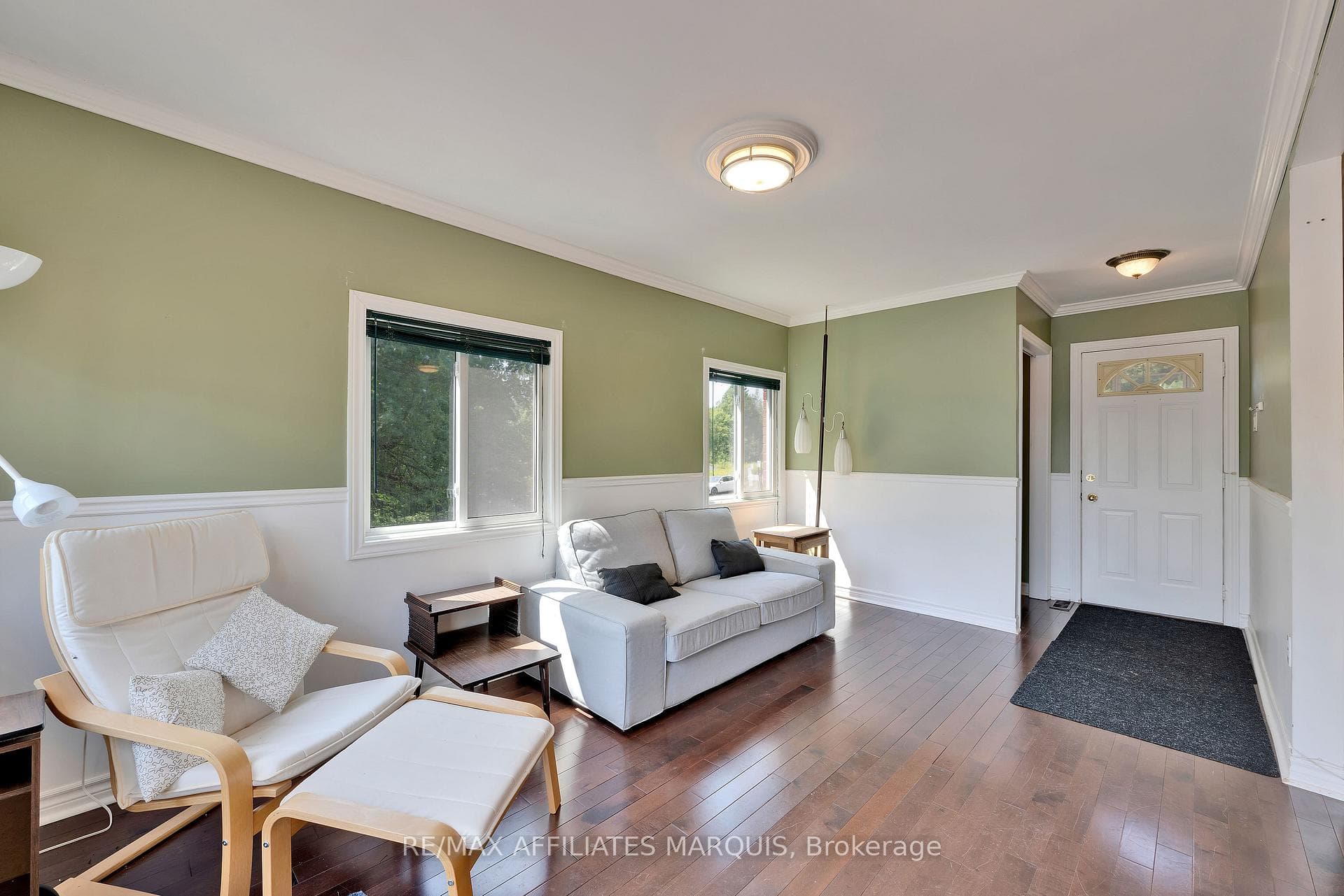 1009 Gardiner's Road photo 5
