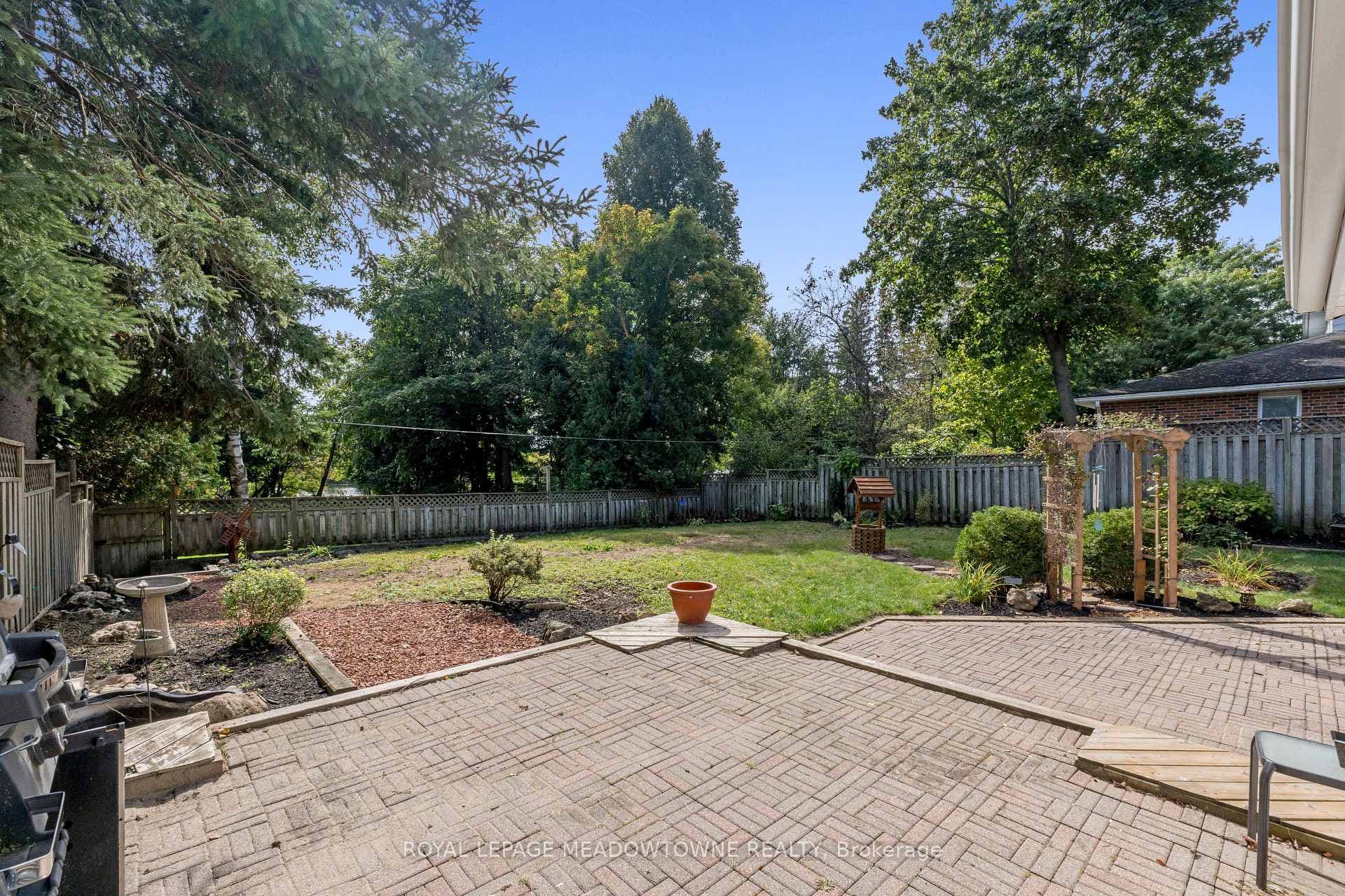 138 Elizabeth Drive photo 35