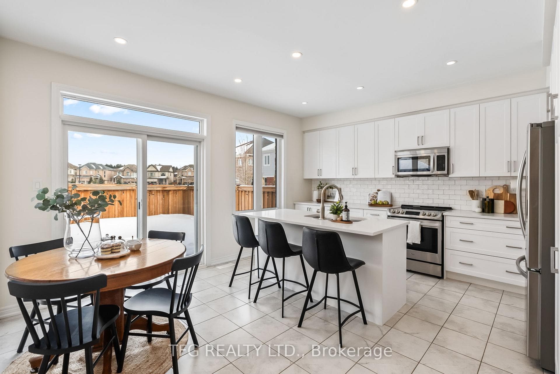 208 Ronald Hooper Avenue photo 8
