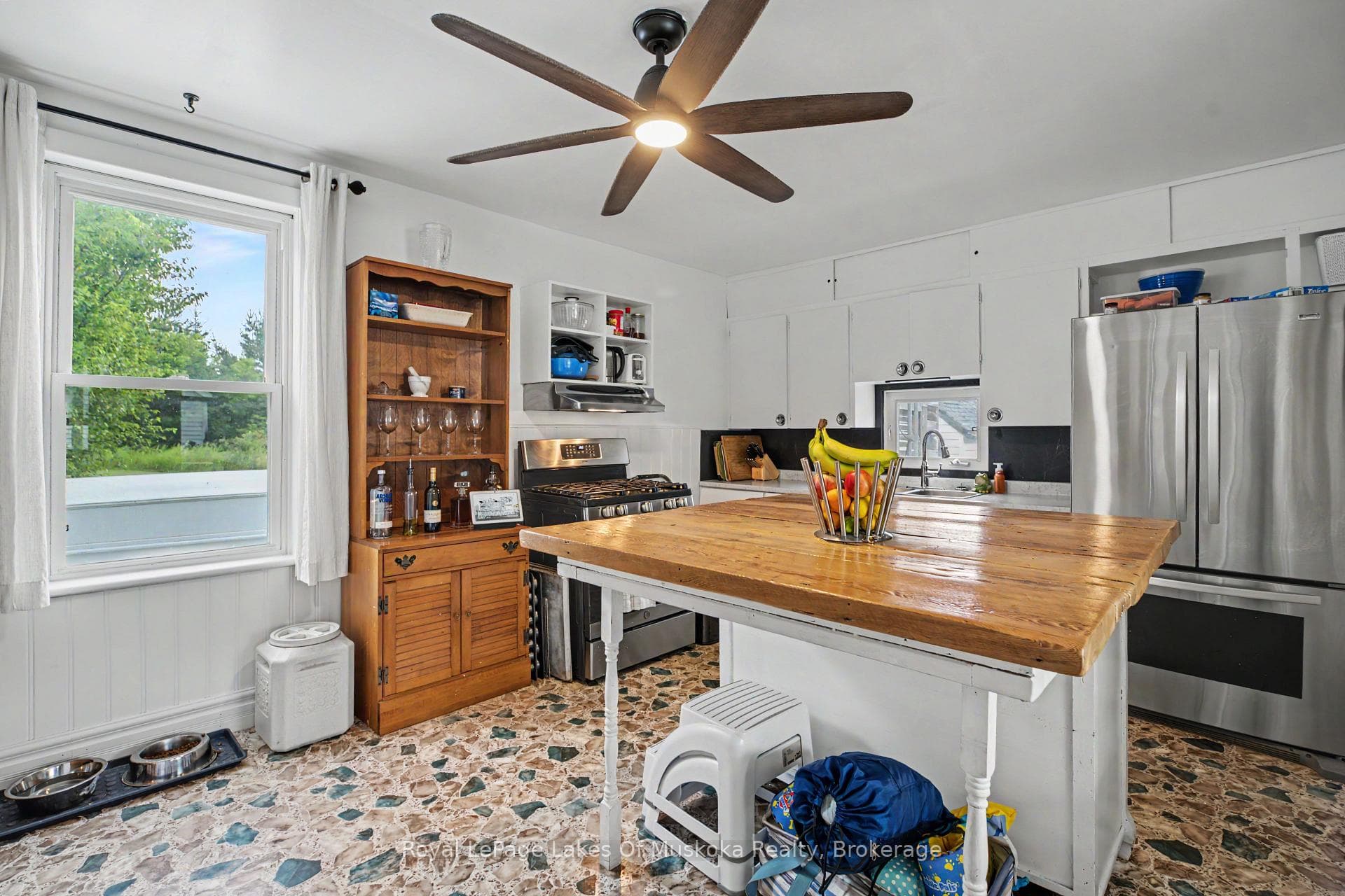 Kitchen, with walkout to the backyard