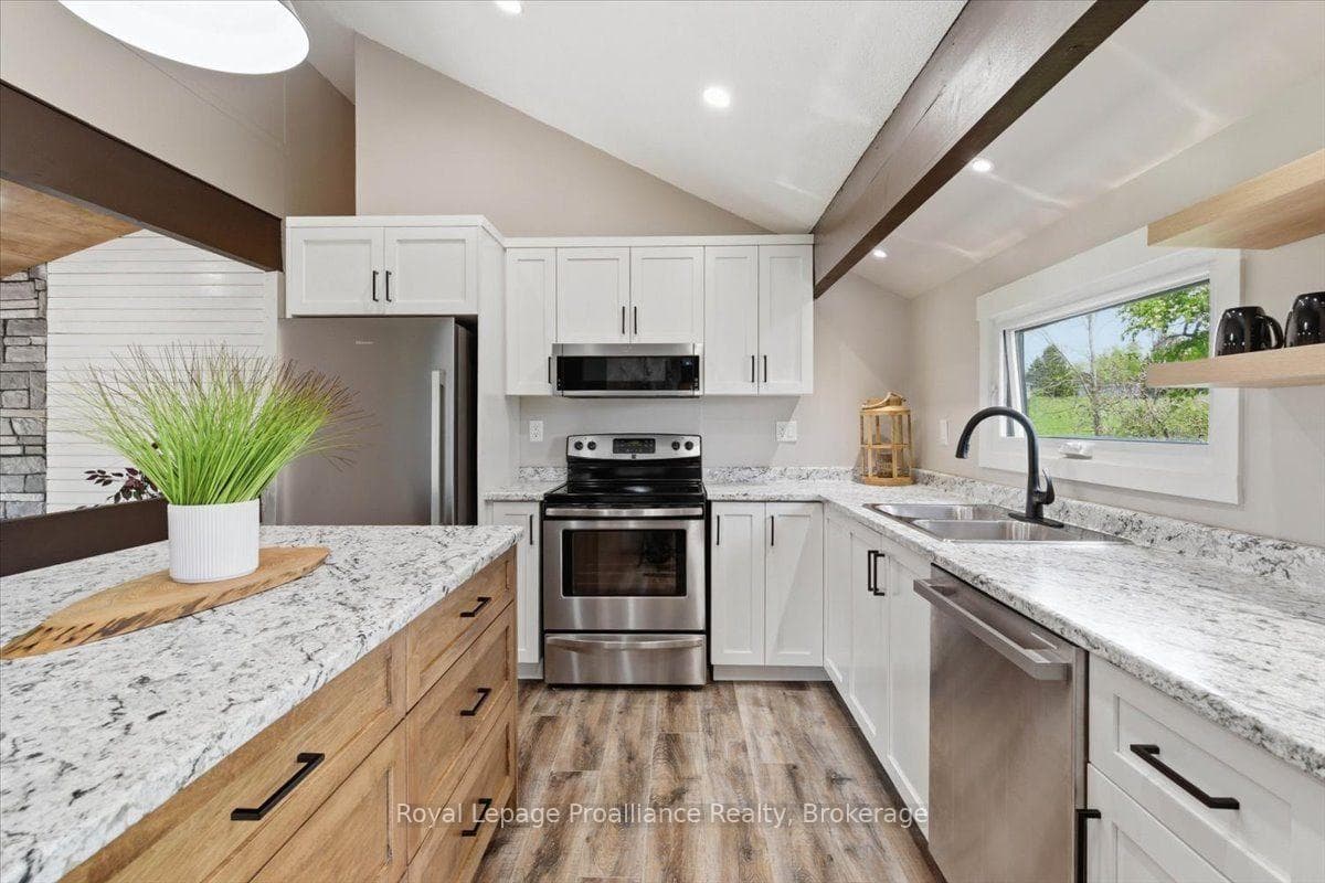 659 Moira Road photo 18