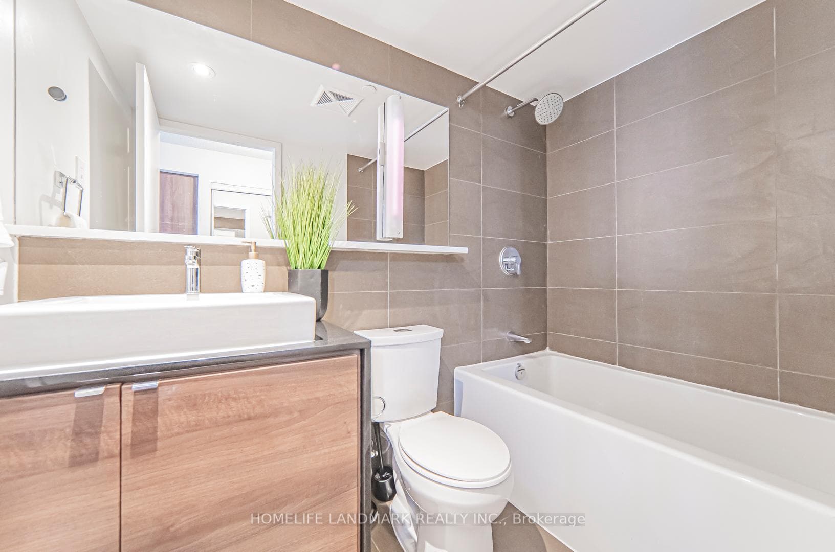 72 Esther Shiner Boulevard Unit #316 photo 13
