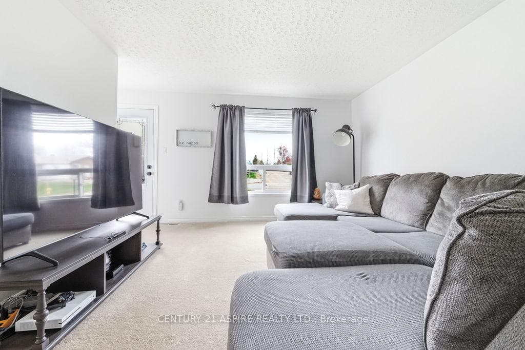 832 River Road photo 15