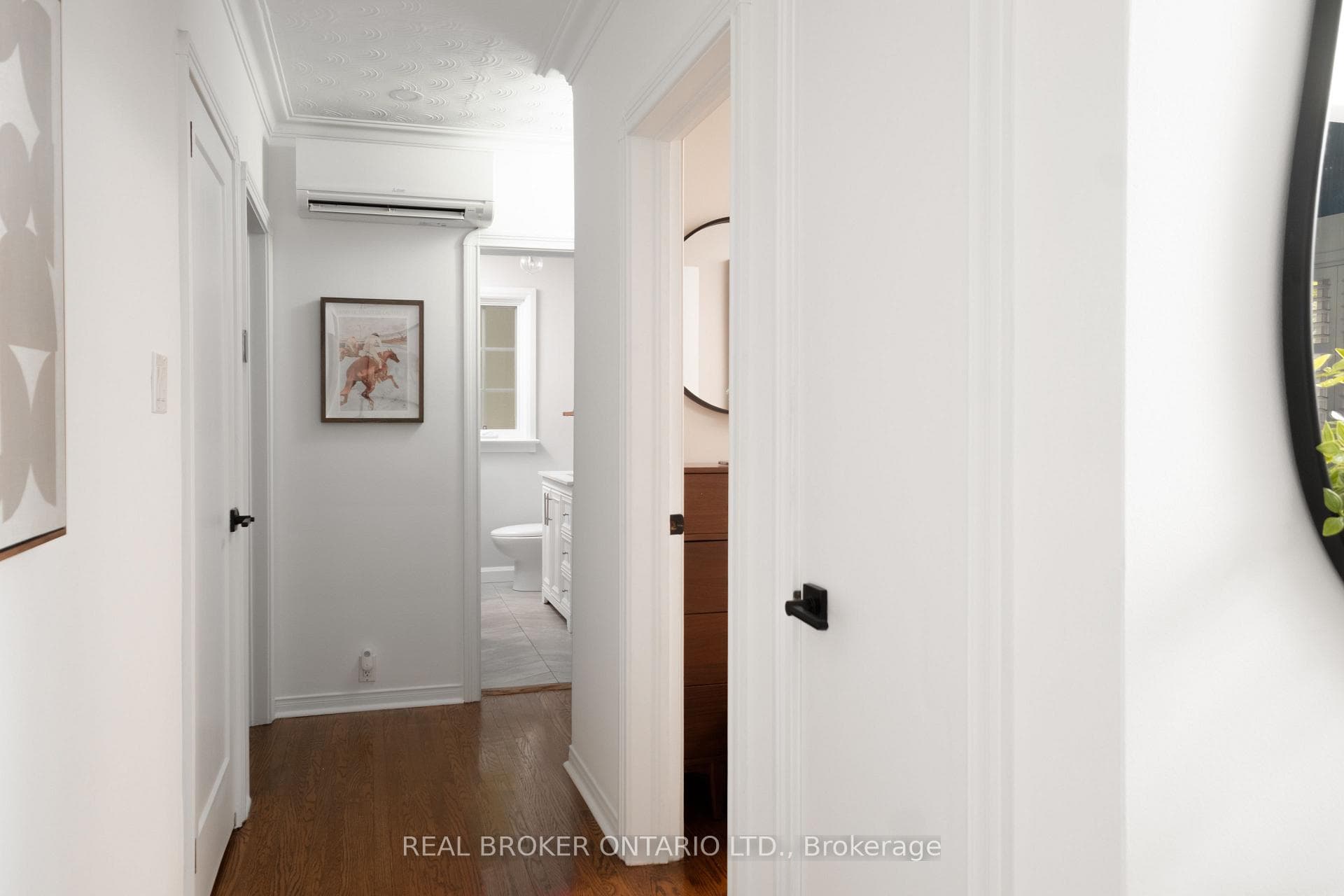 147 Thompson Avenue photo 19
