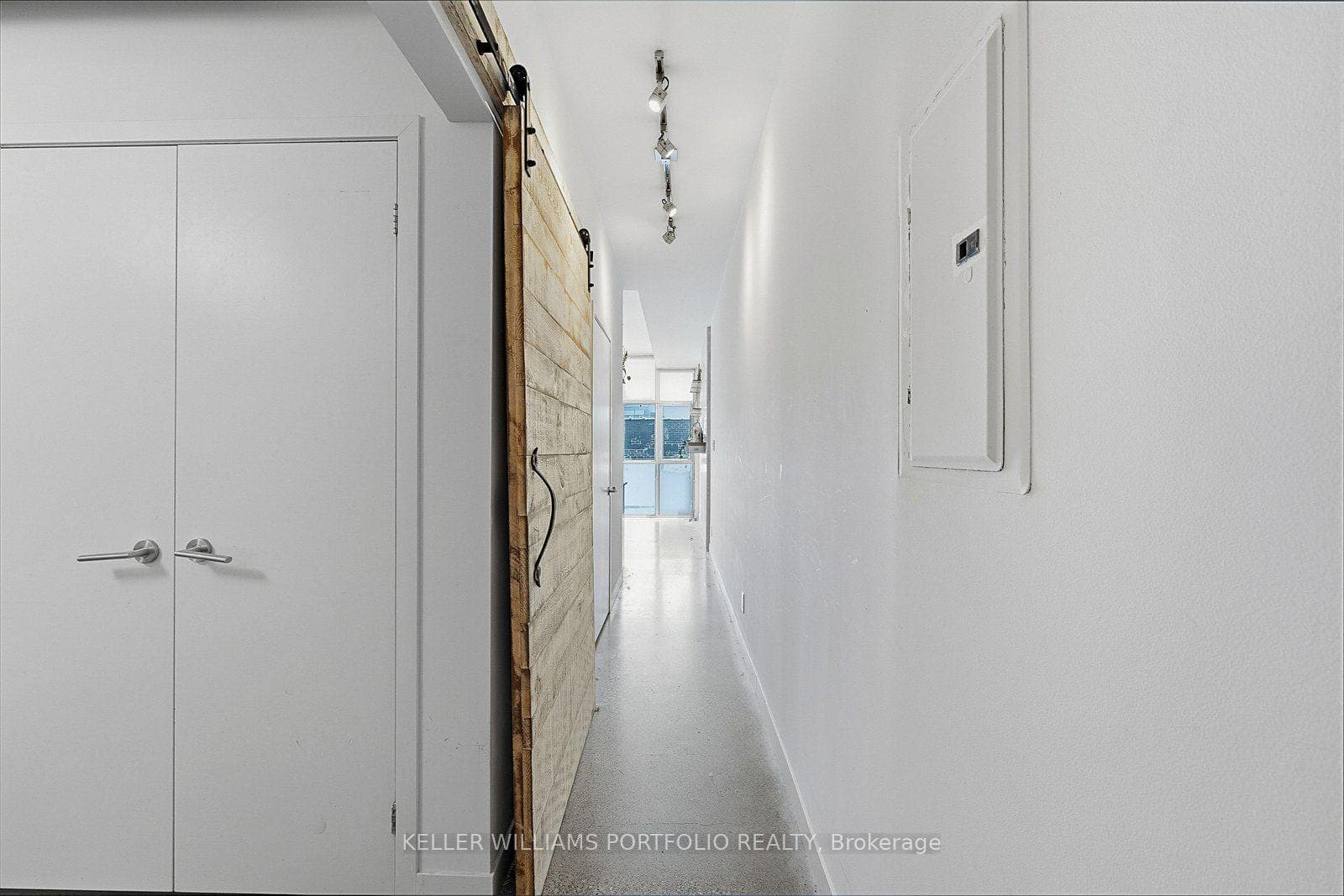569 King Street Unit 407 photo 4