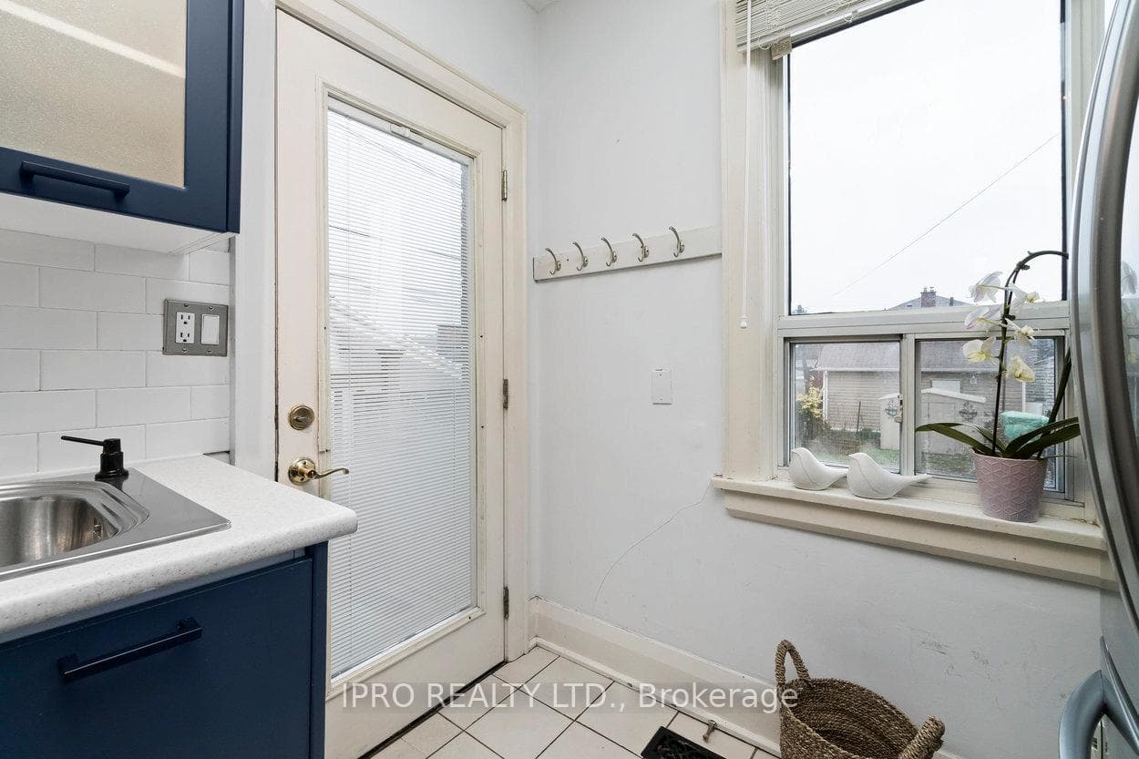 524 Lauder Avenue photo 15