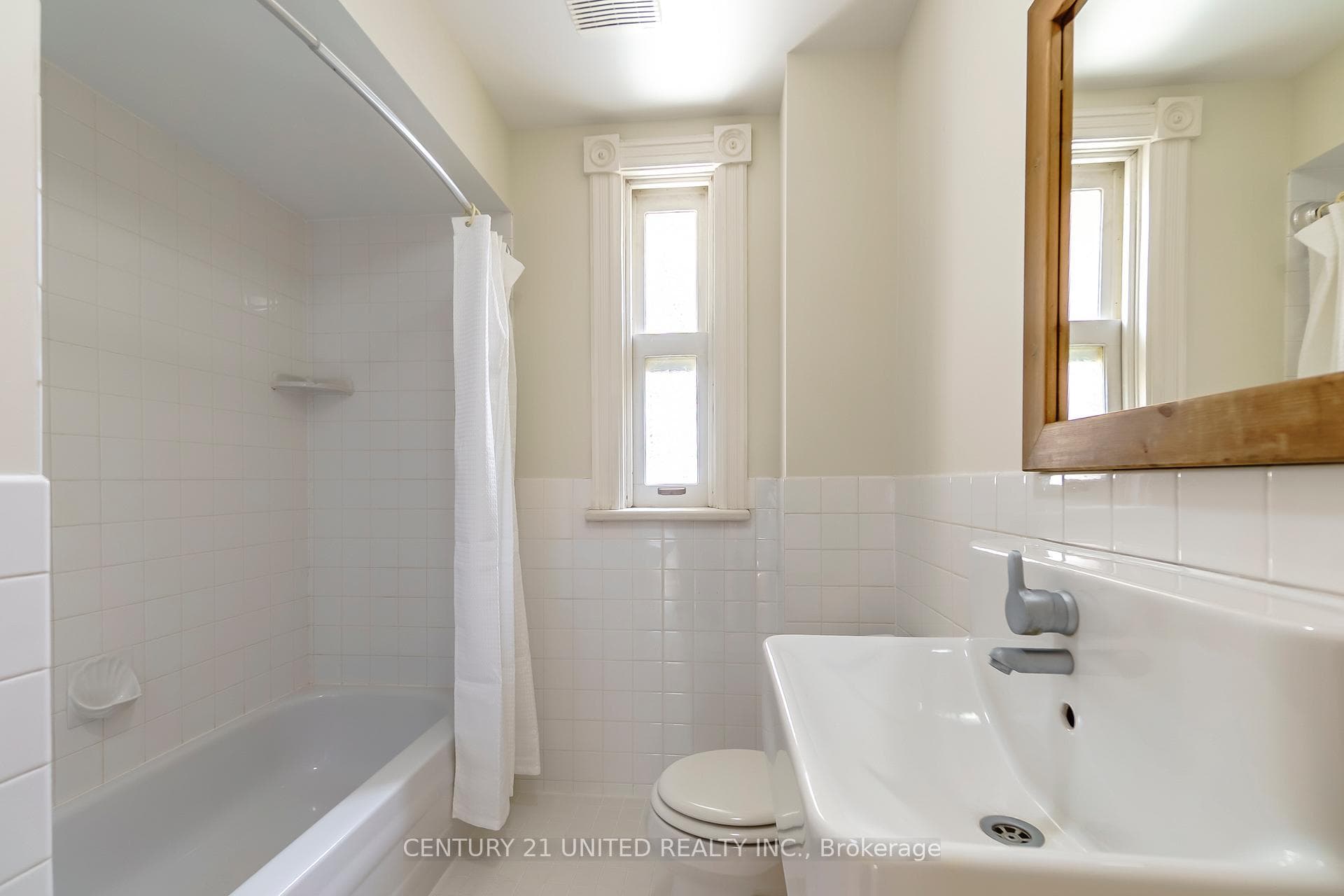 585 Homewood Avenue photo 40