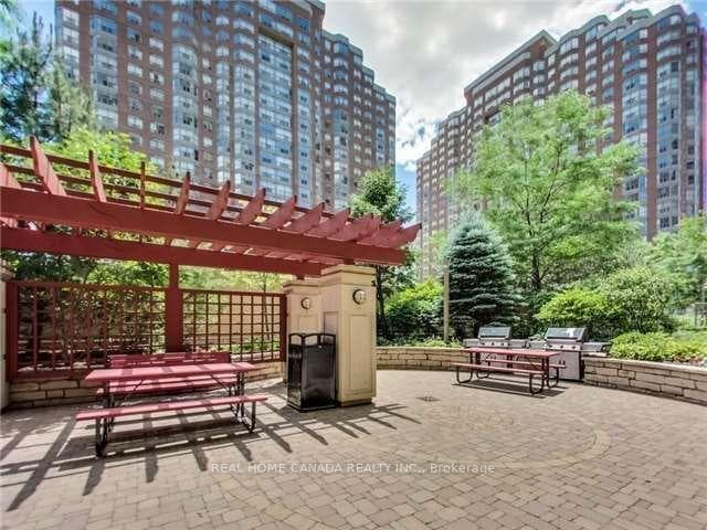 310 Burnhamthorpe Road Unit 2811 photo 14