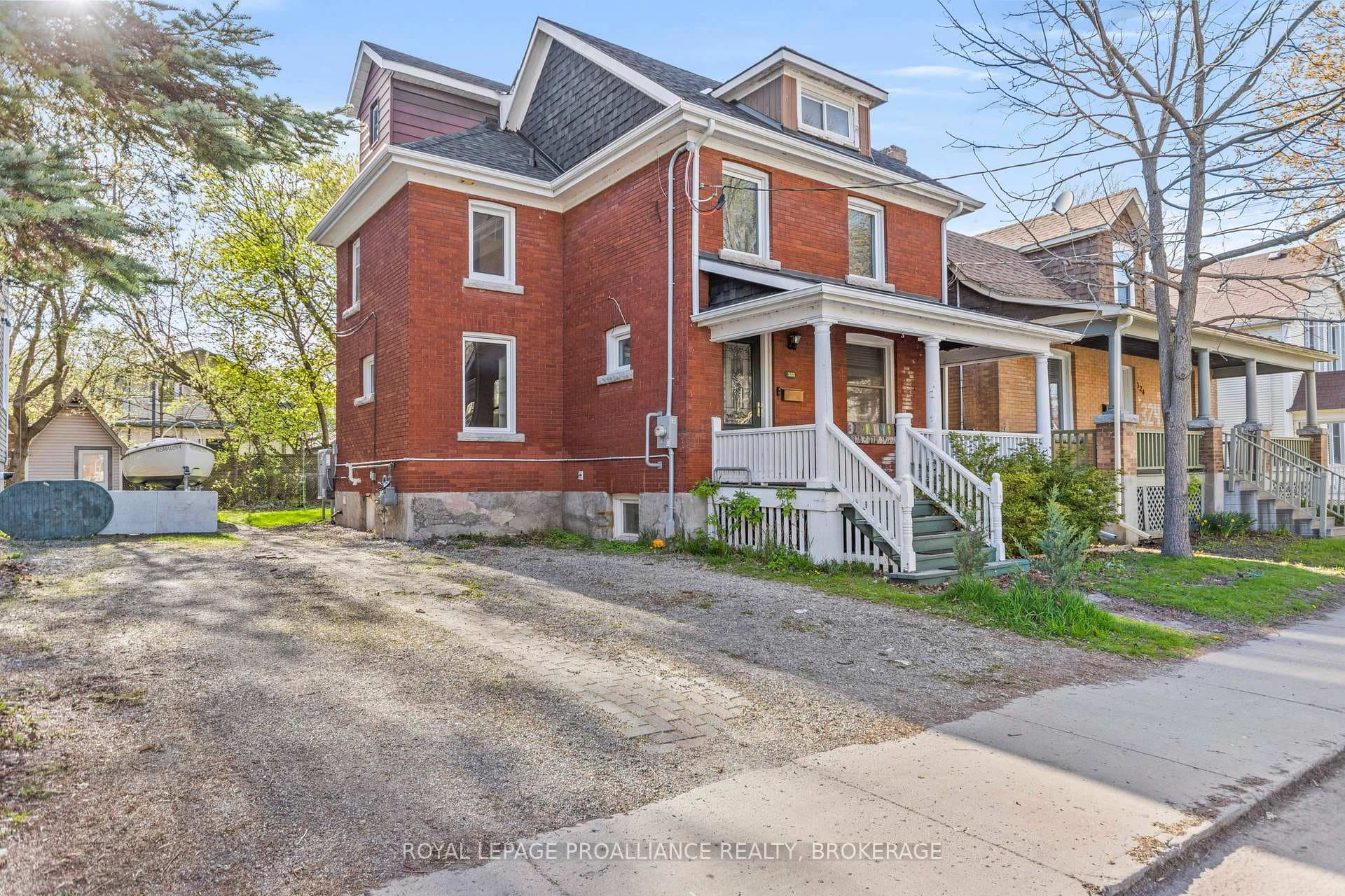 322 Collingwood Street photo 2