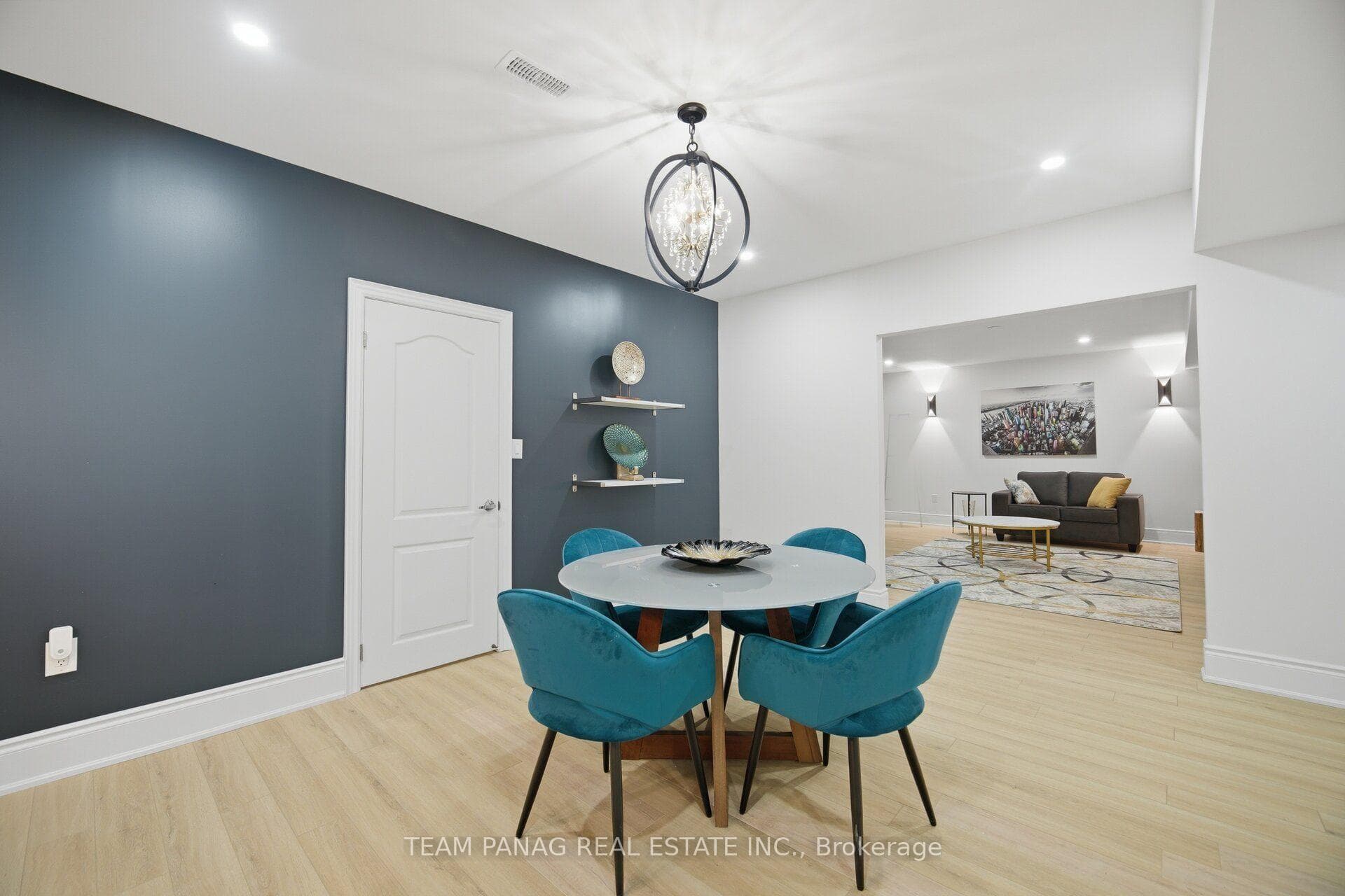 7 Balloon Crescent photo 41