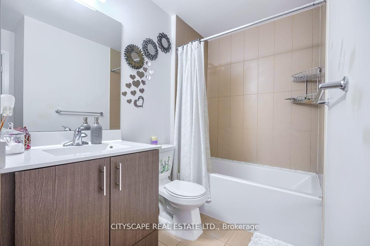 255 Village Green Square Unit 406 photo 15