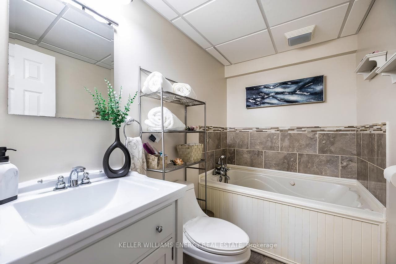 3 pc bath with jacuzzi tub