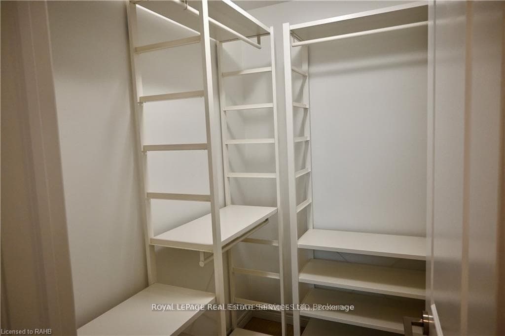 2326 Taunton Road Unit 302 photo 13