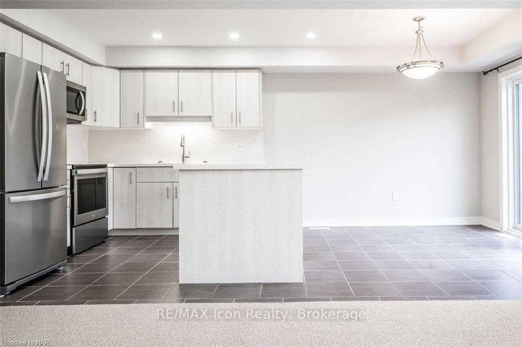135 Acacia Avenue photo 28