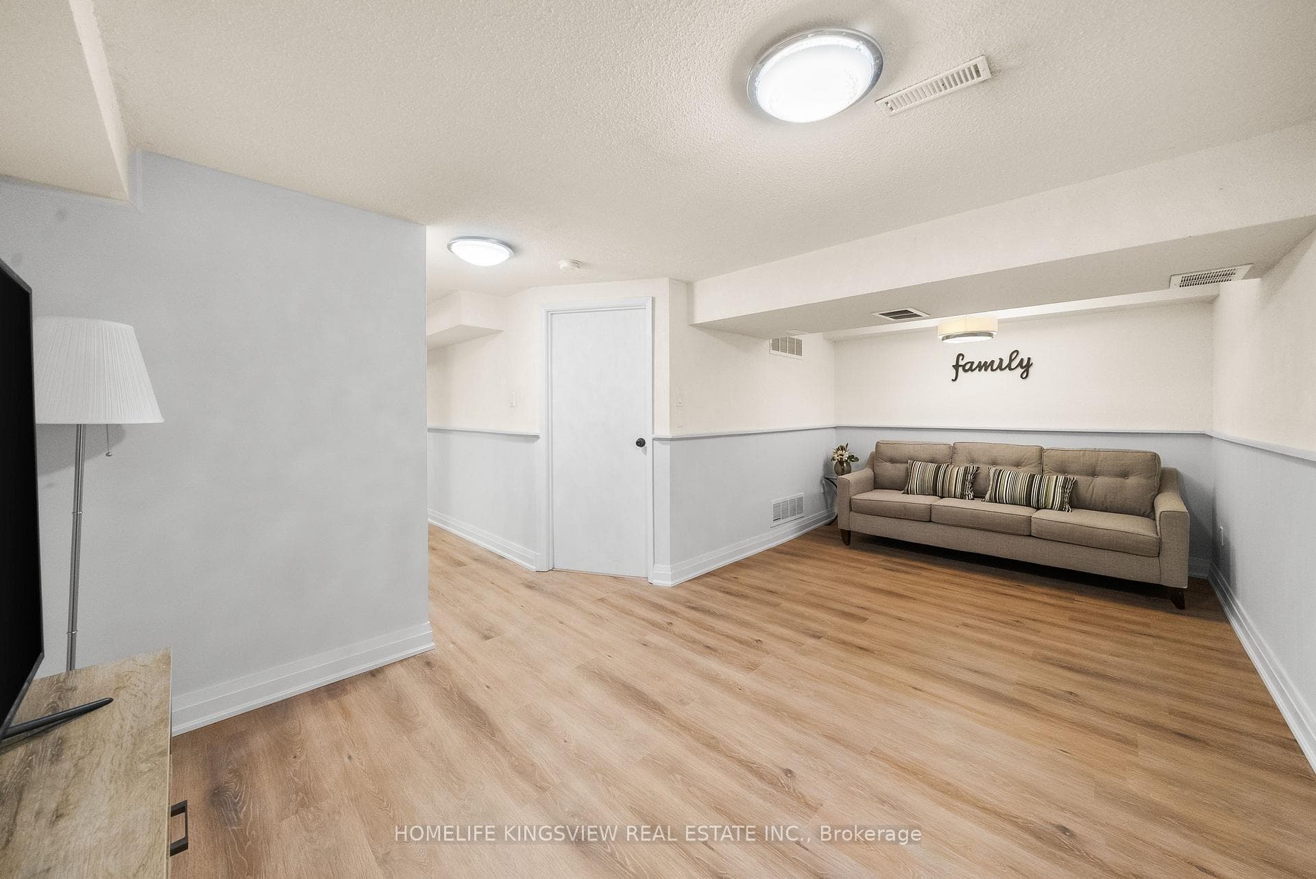 1552 Lancaster Drive Unit 58 photo 31