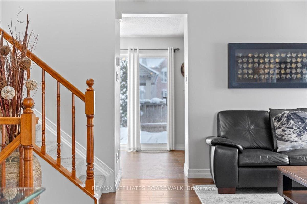 8 Stonepointe Avenue photo 22