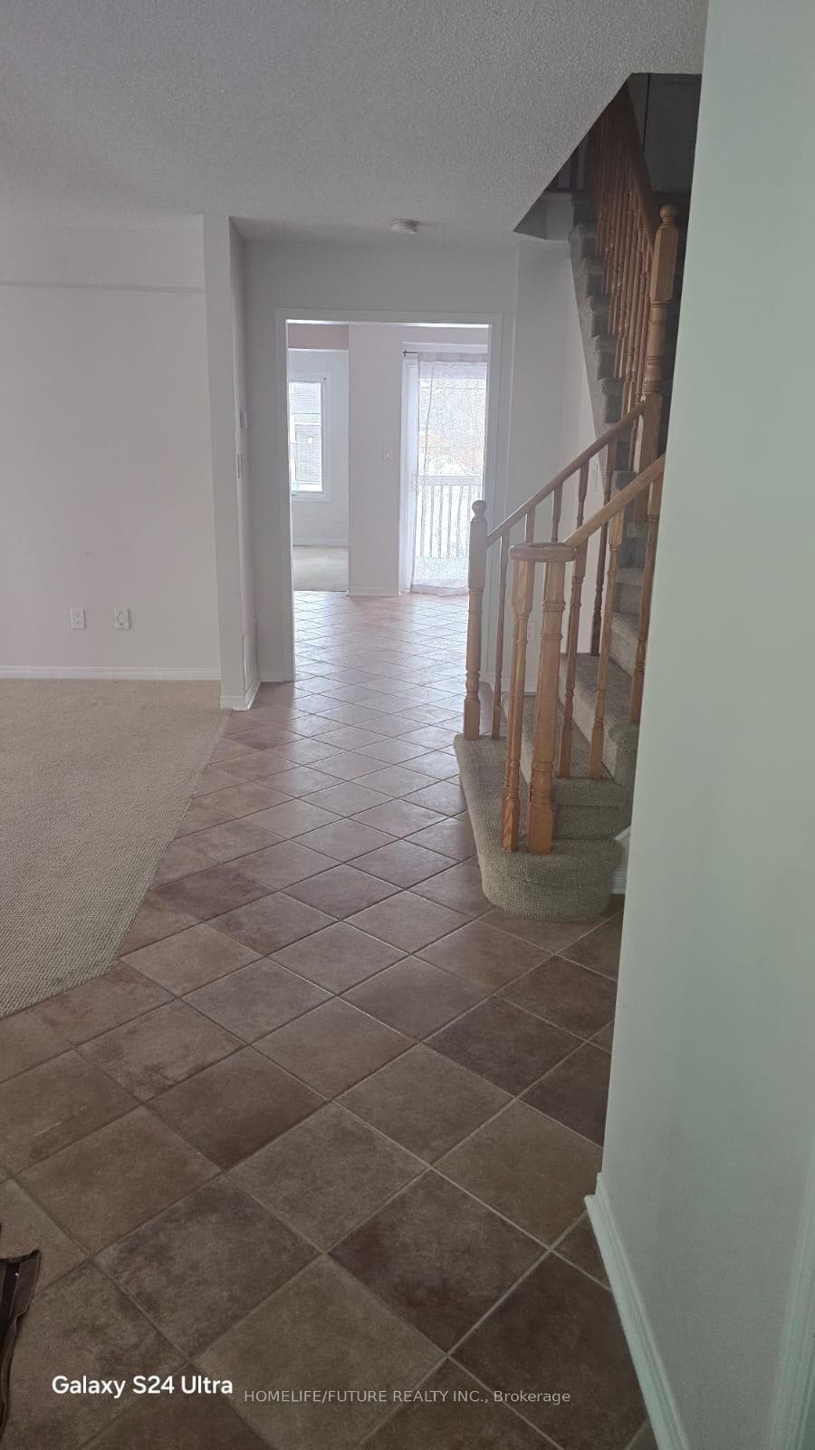 584 Woodmount Crescent photo 12
