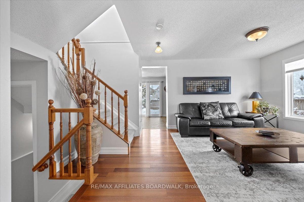8 Stonepointe Avenue photo 7
