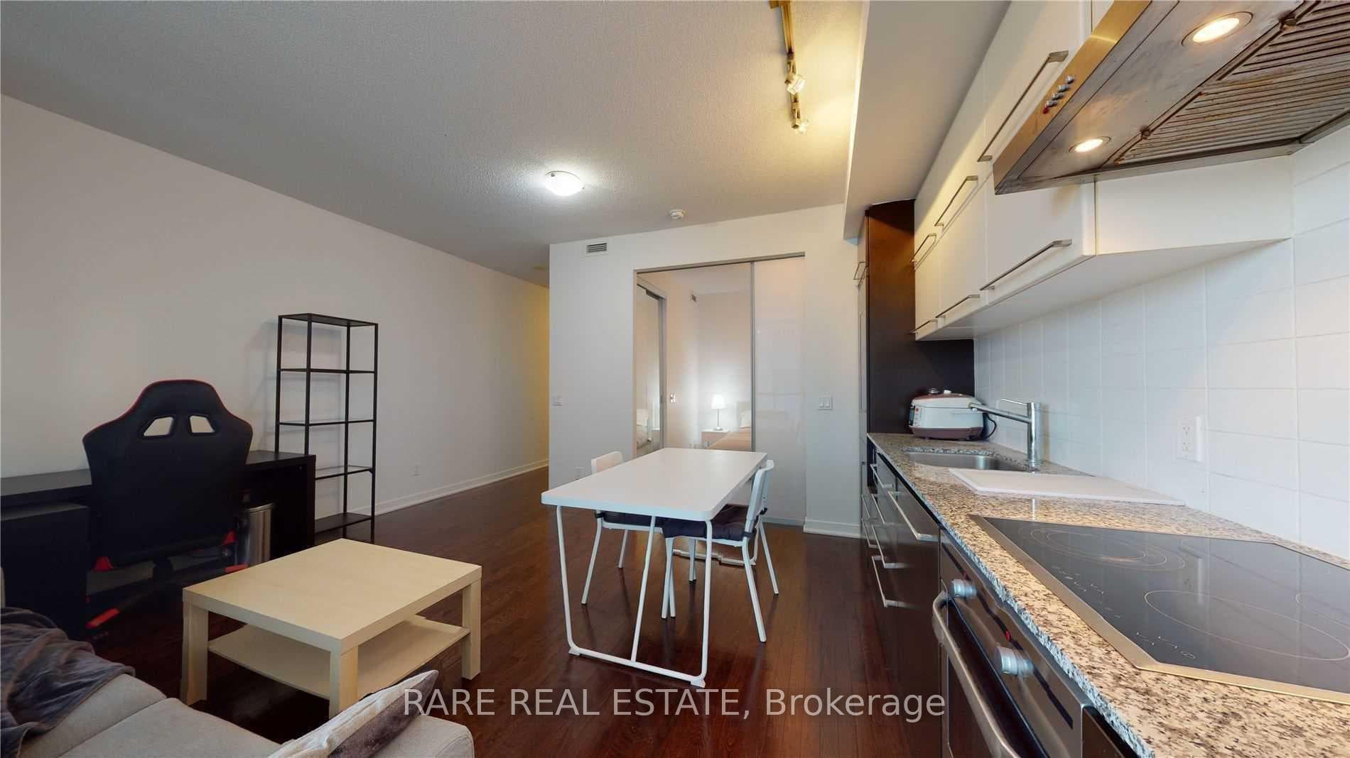 770 Bay Street Unit 1109 photo 4