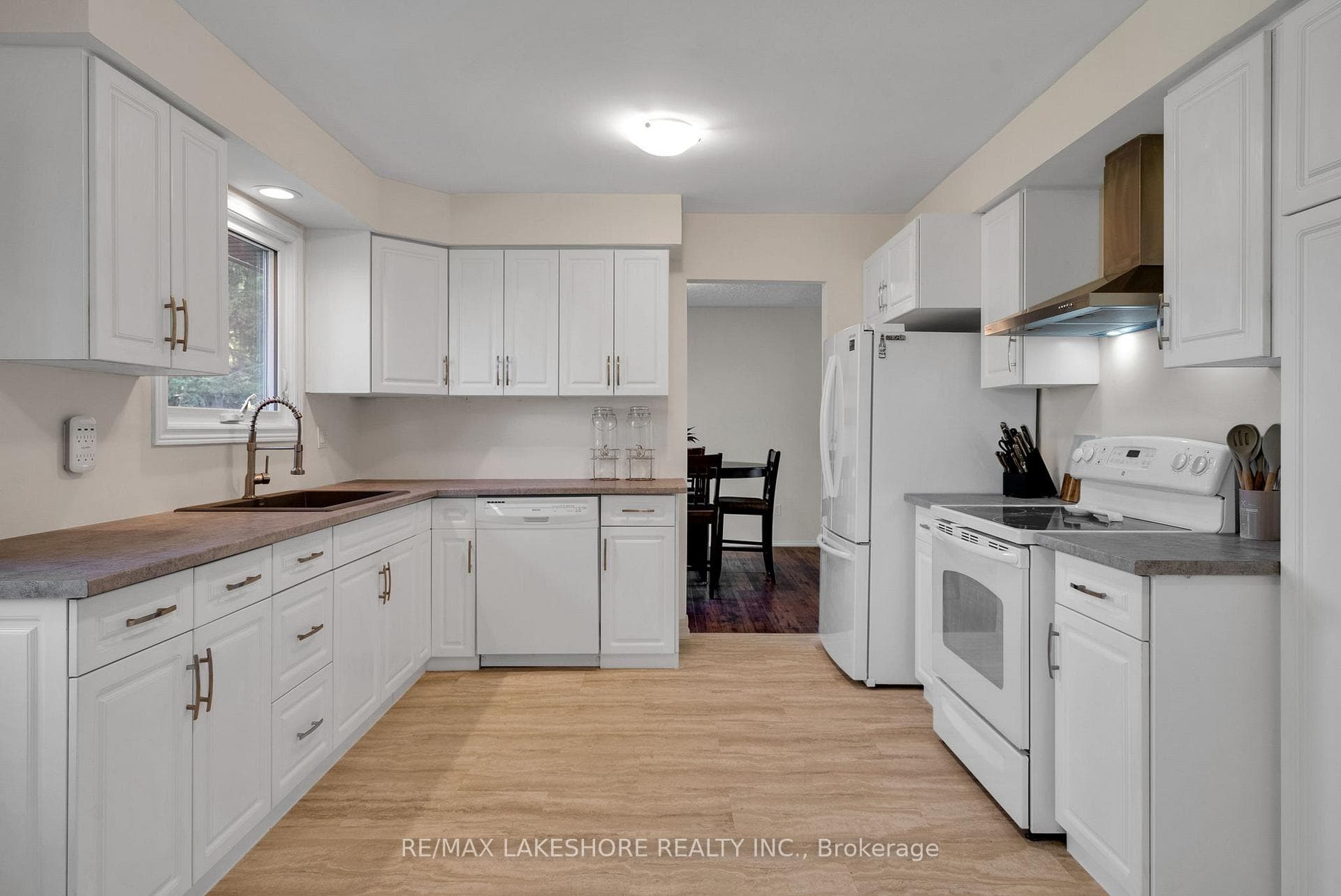 2555 TELEVISION Road photo 8