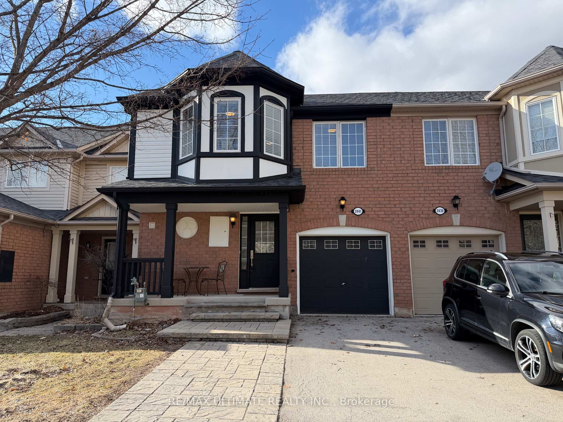 2441 Baintree Crescent photo 1