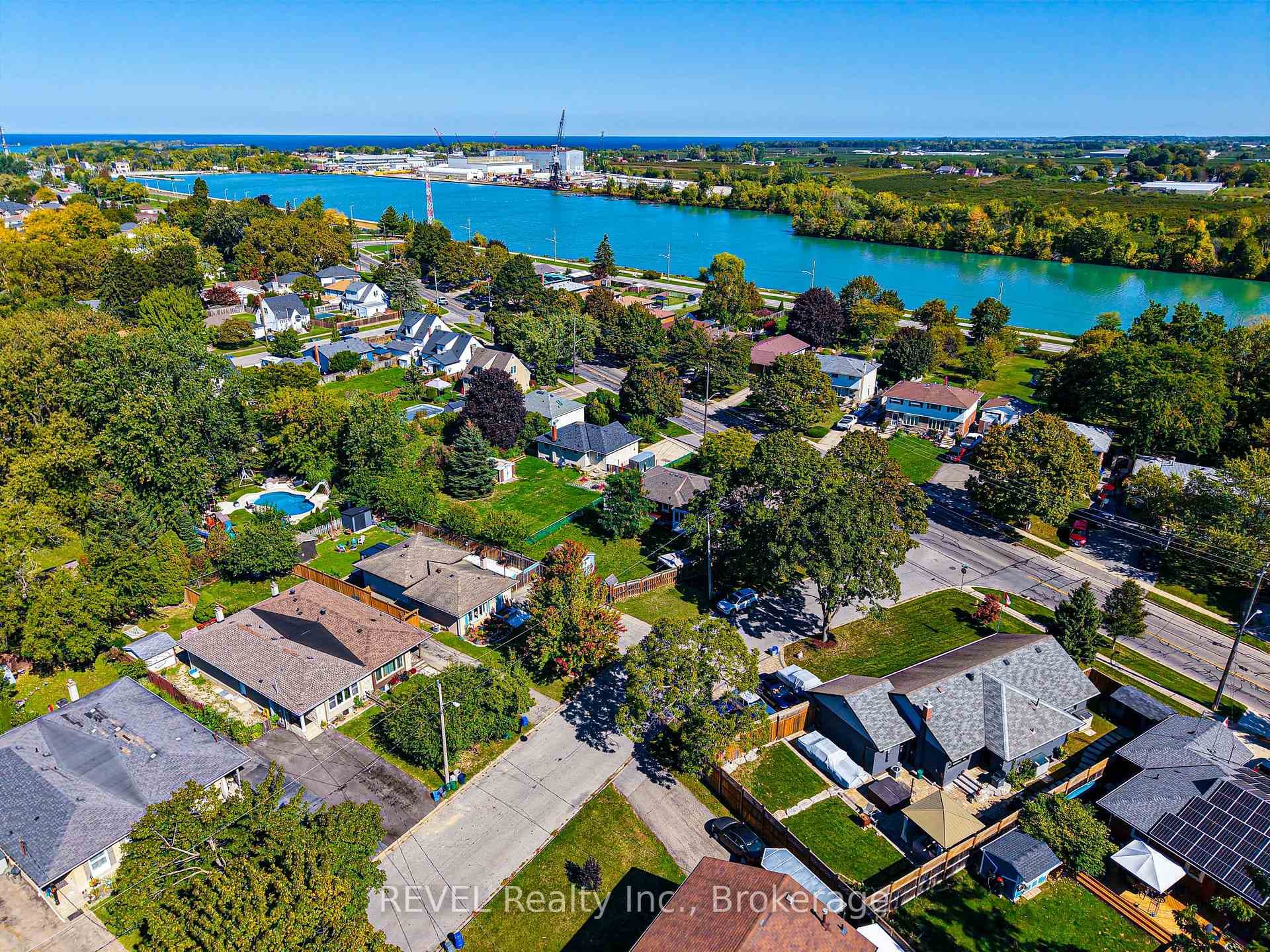 67 Louis Avenue photo 35