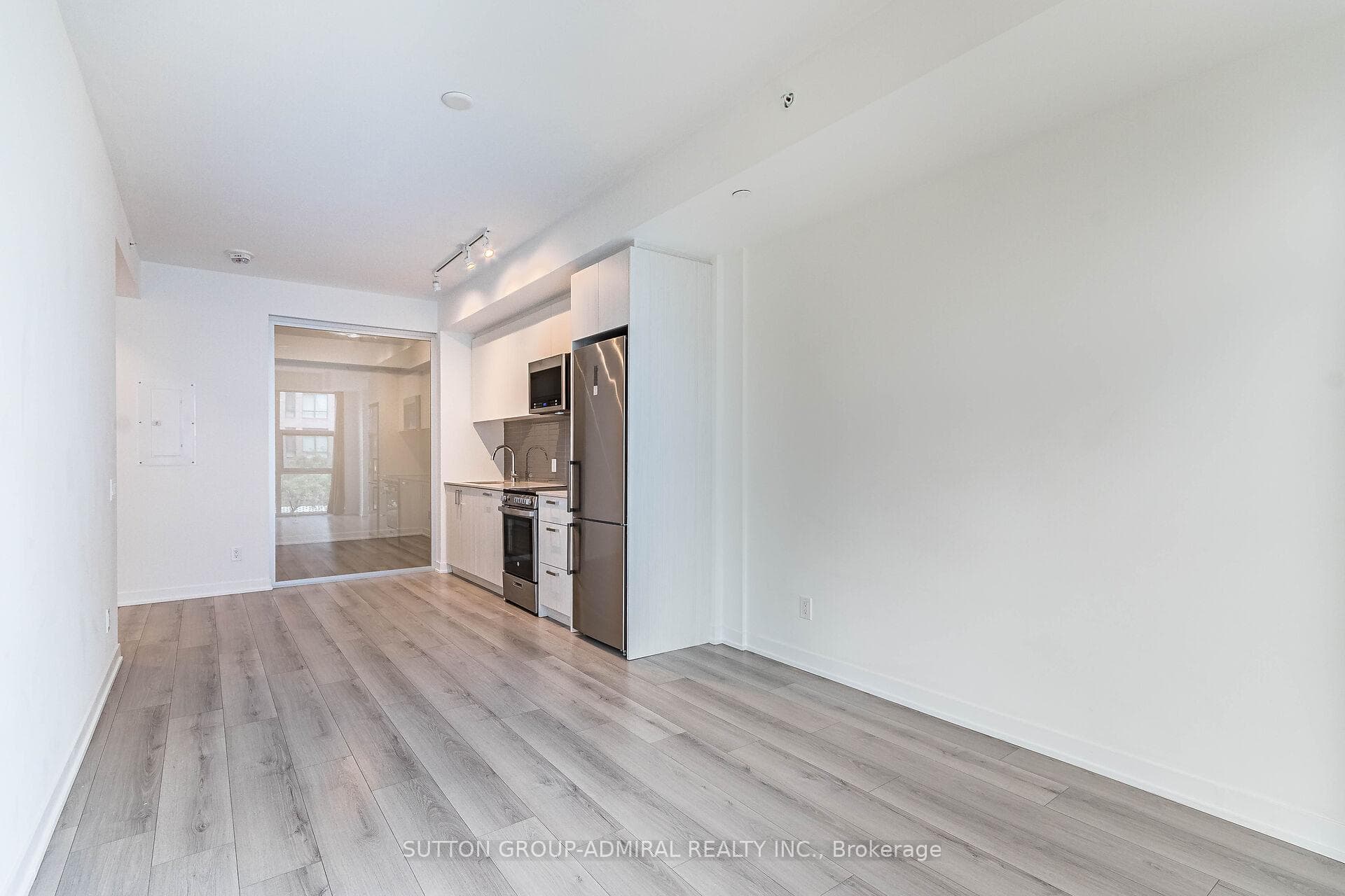1787 St Clair Avenue Unit 315 photo 9
