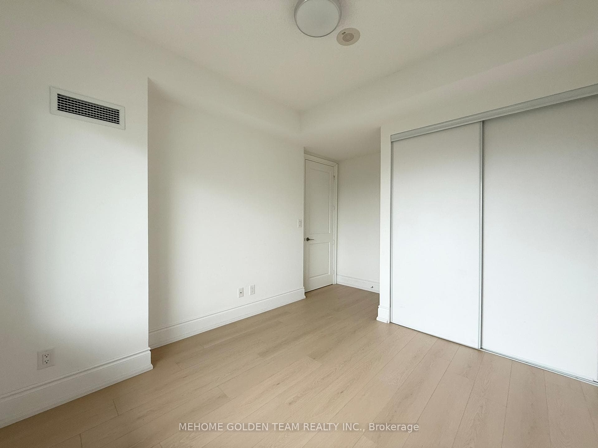 273 South Park Road Unit 1217 photo 7