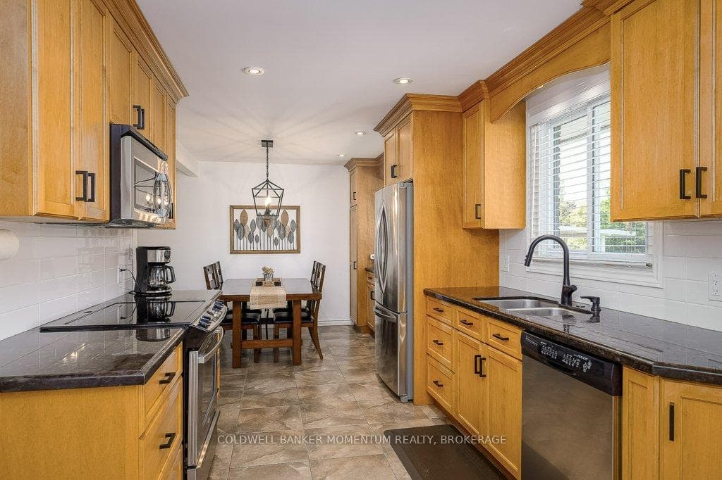 11 Kenmore Crescent photo 17