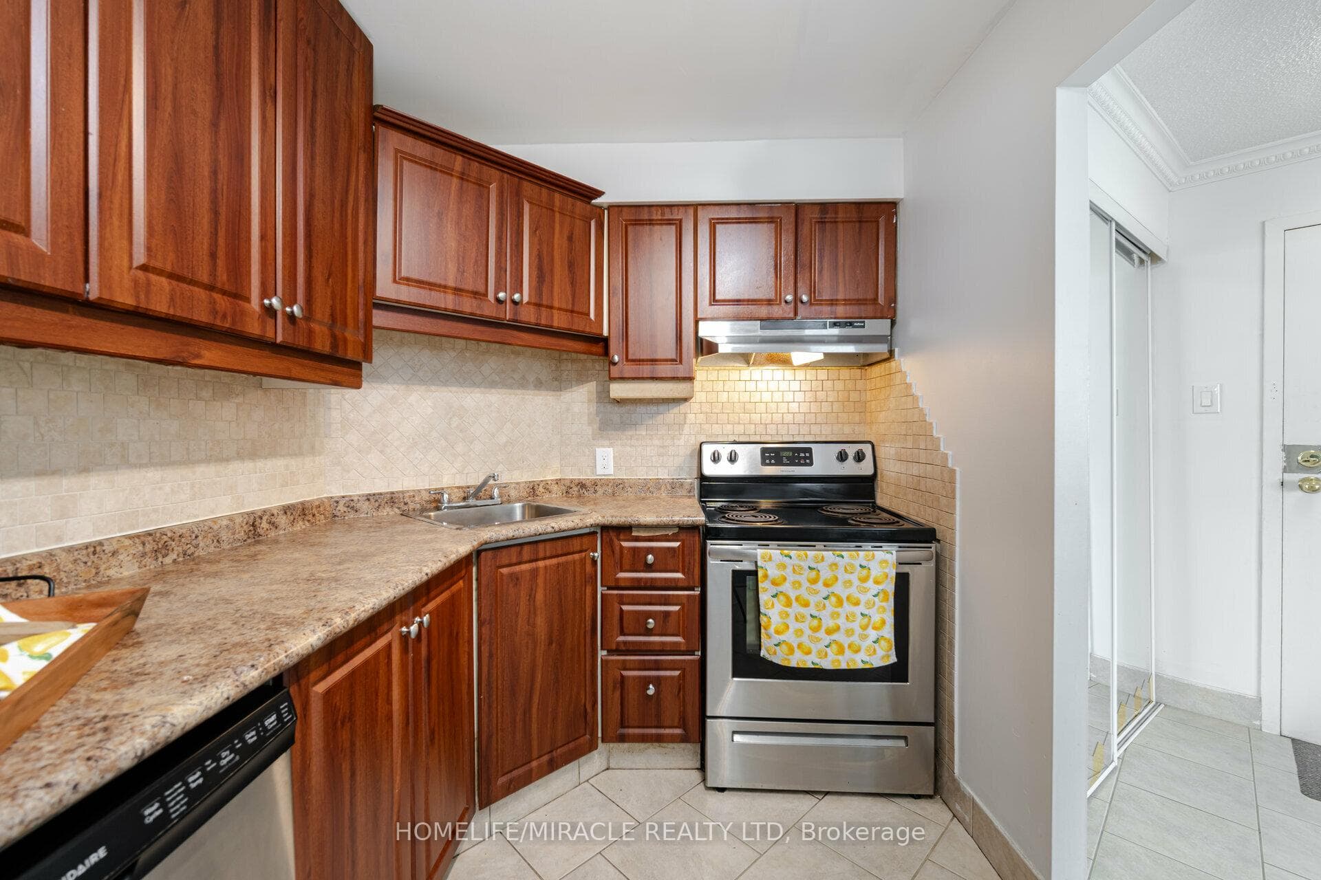 25 Trailwood Drive Unit 1506 photo 20