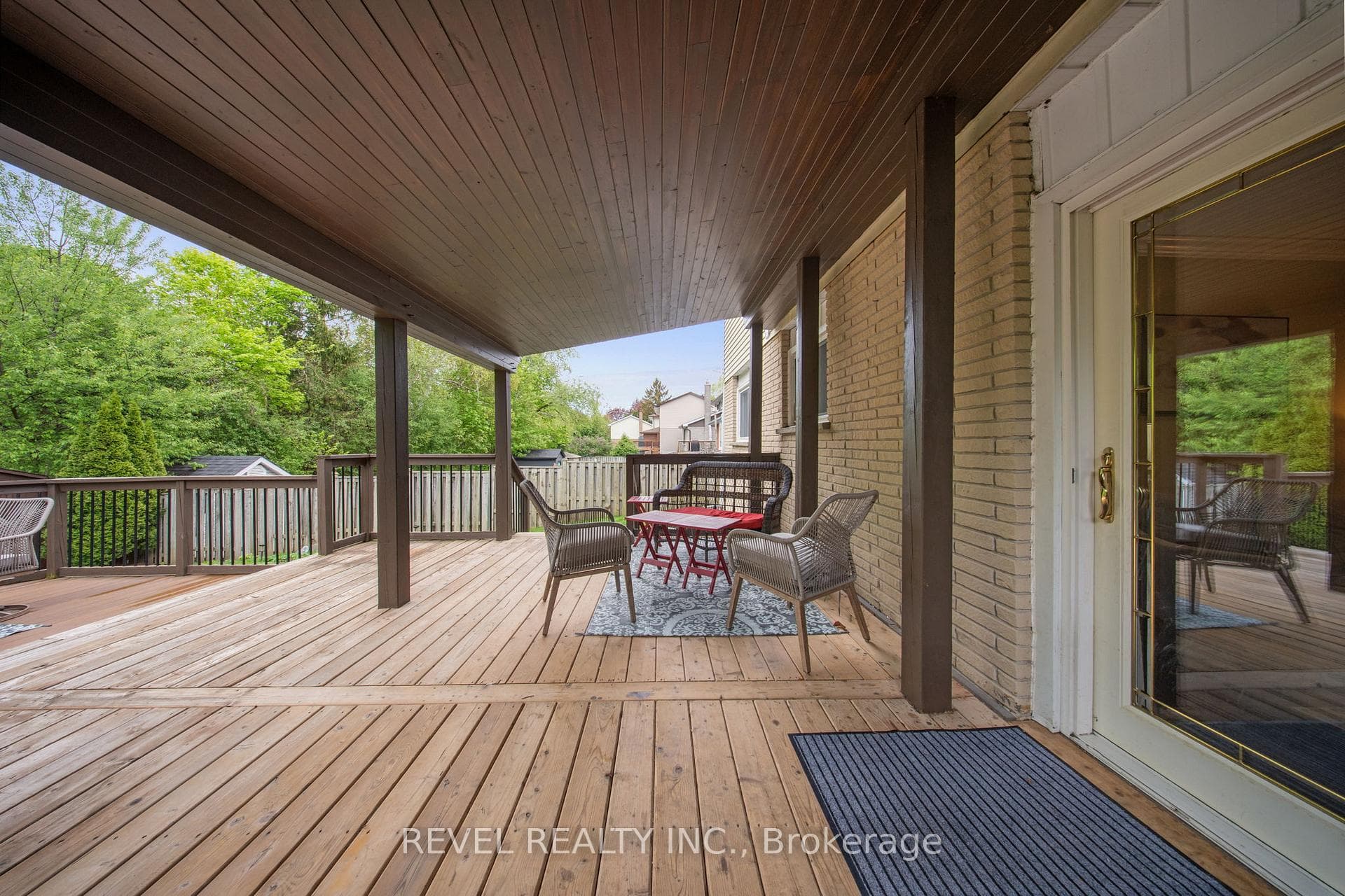 545 Charrington Avenue photo 34