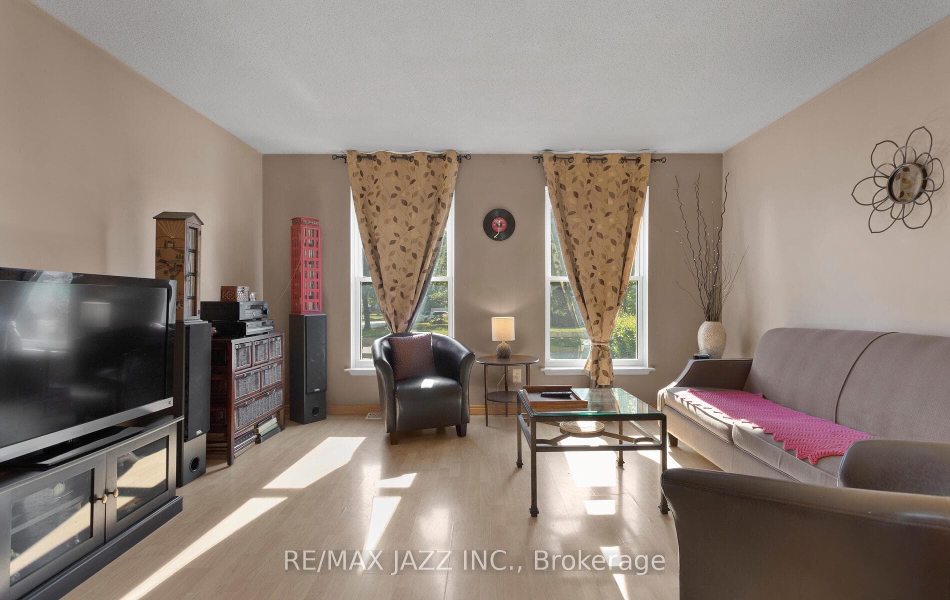 290 Chaleur Avenue photo 7