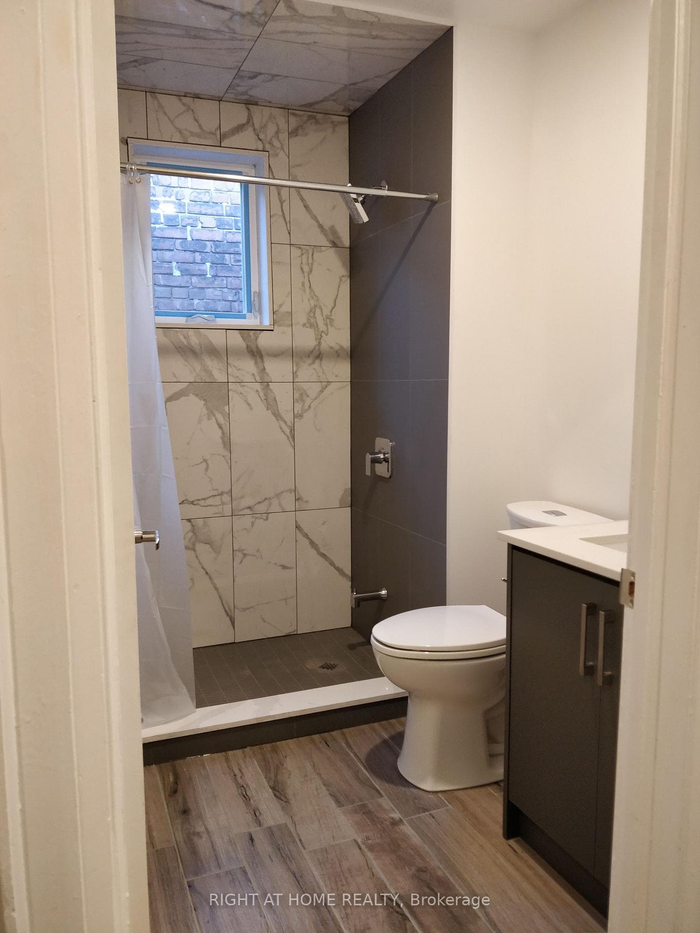 755 Dupont Street Unit 2 photo 3