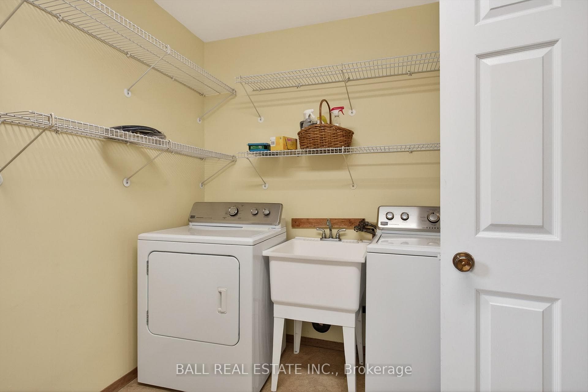 1034 Tara Road photo 26