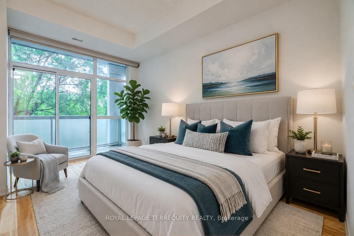 8763 Bayview Avenue Unit 230 photo 13
