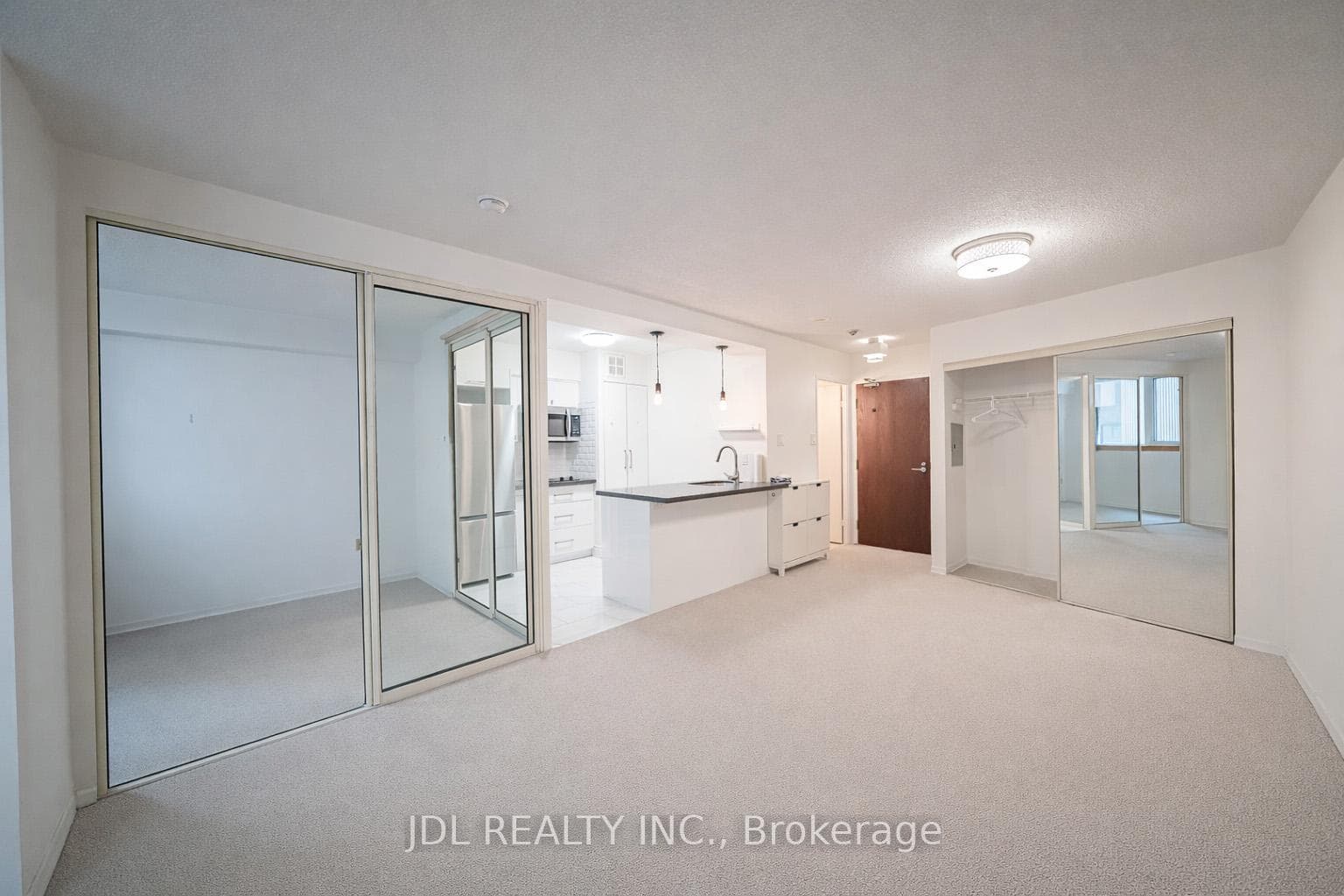 1055 Bay Street Unit 713 photo 6