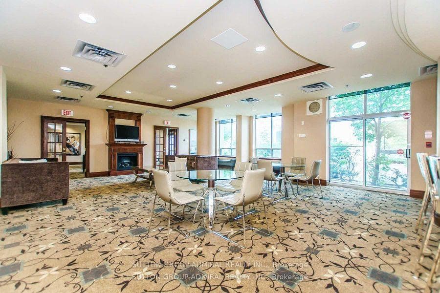 39 Oneida Crescent Unit 211 photo 17