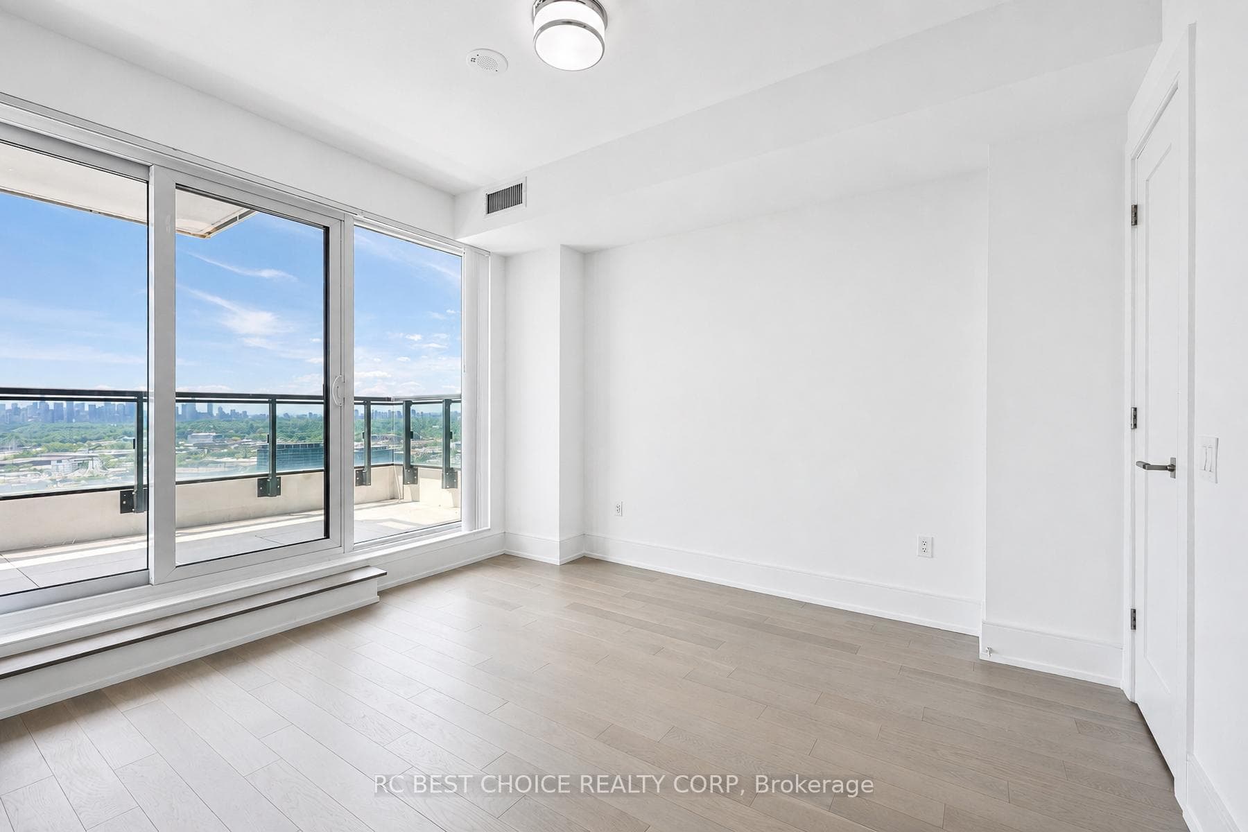 30 Inn On The Park Drive Unit 3309 photo 32